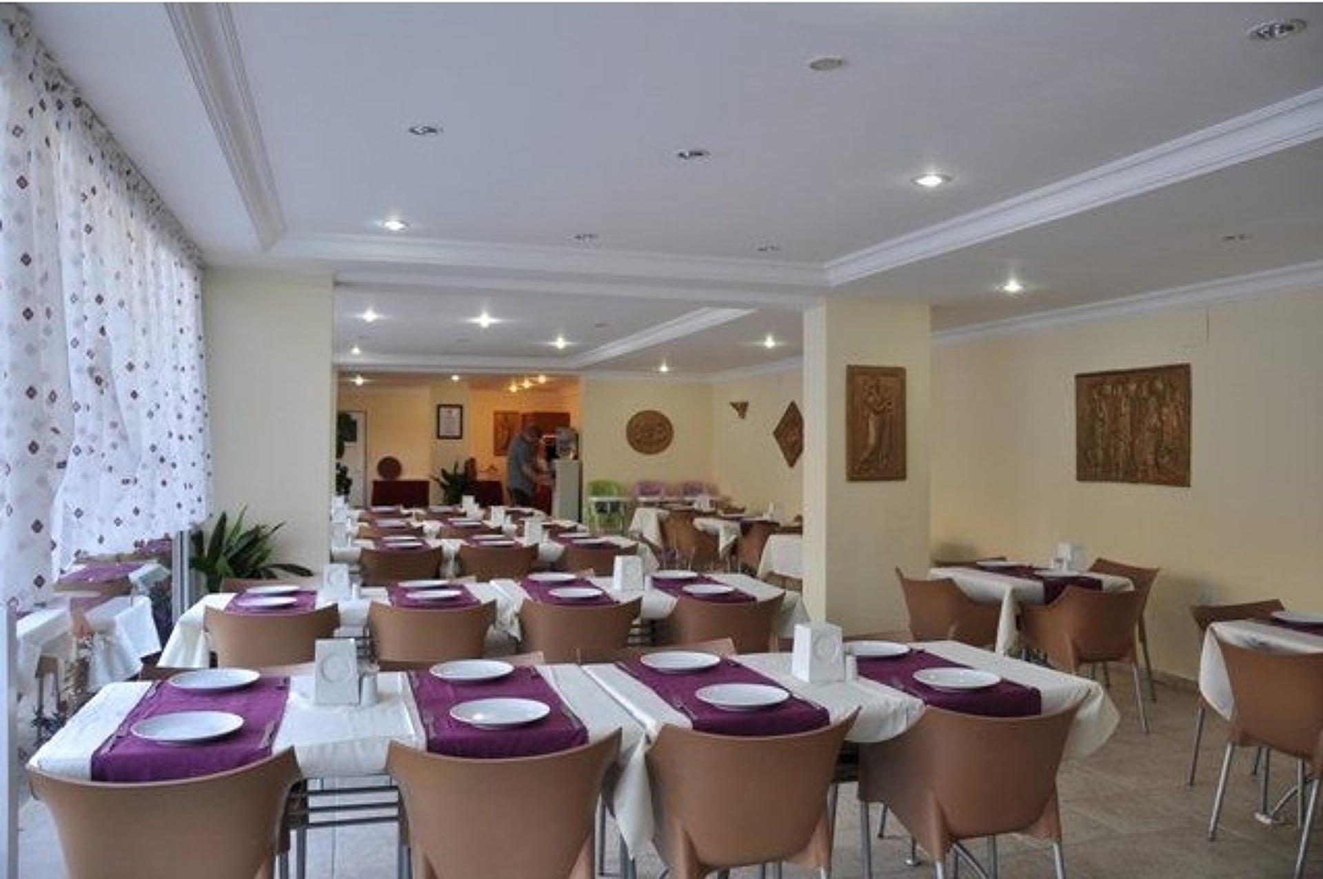 Inside Hotel 3* 2