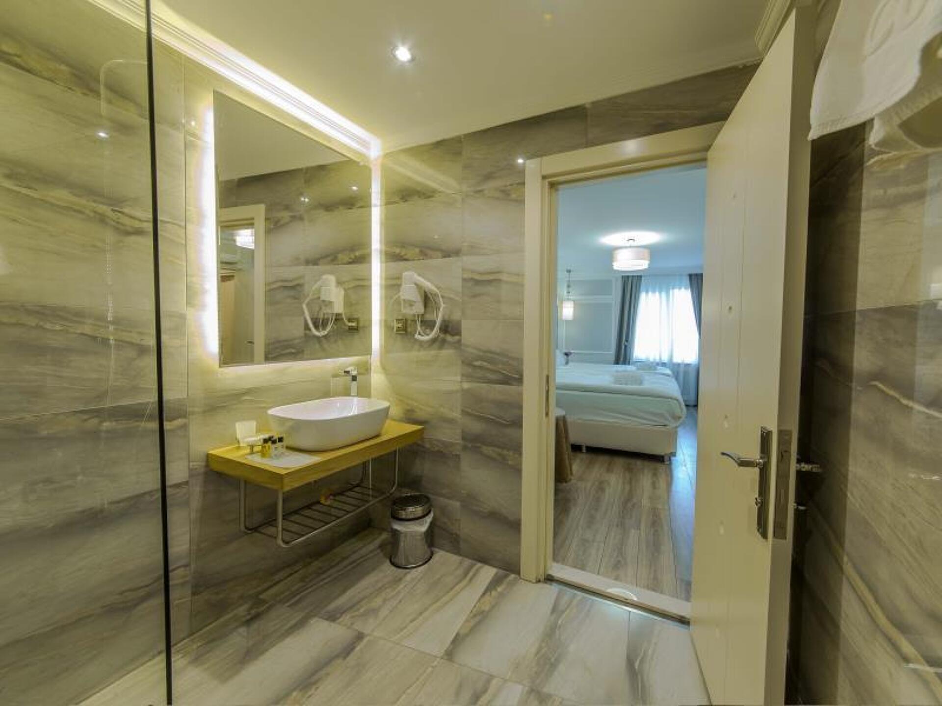 The Constantine Hotel 38