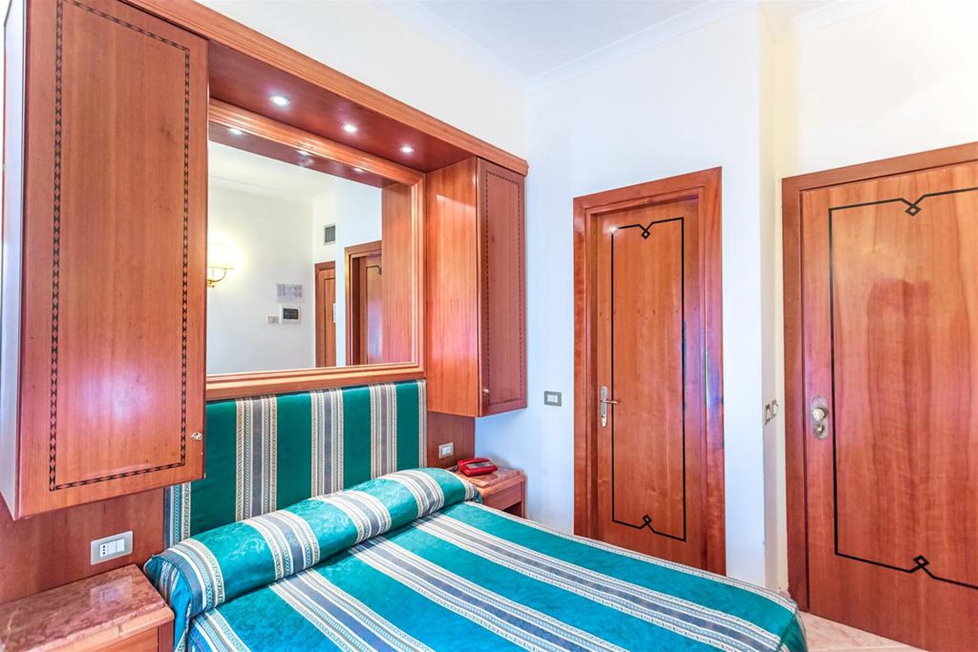 Luce Hotel 4* 8