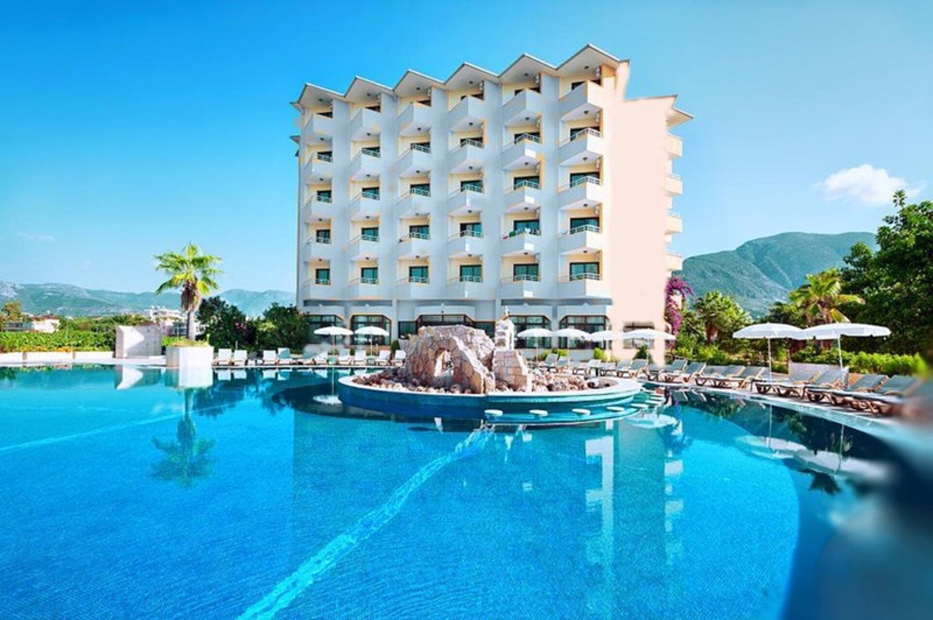 Sunshine Hotel 4* 0