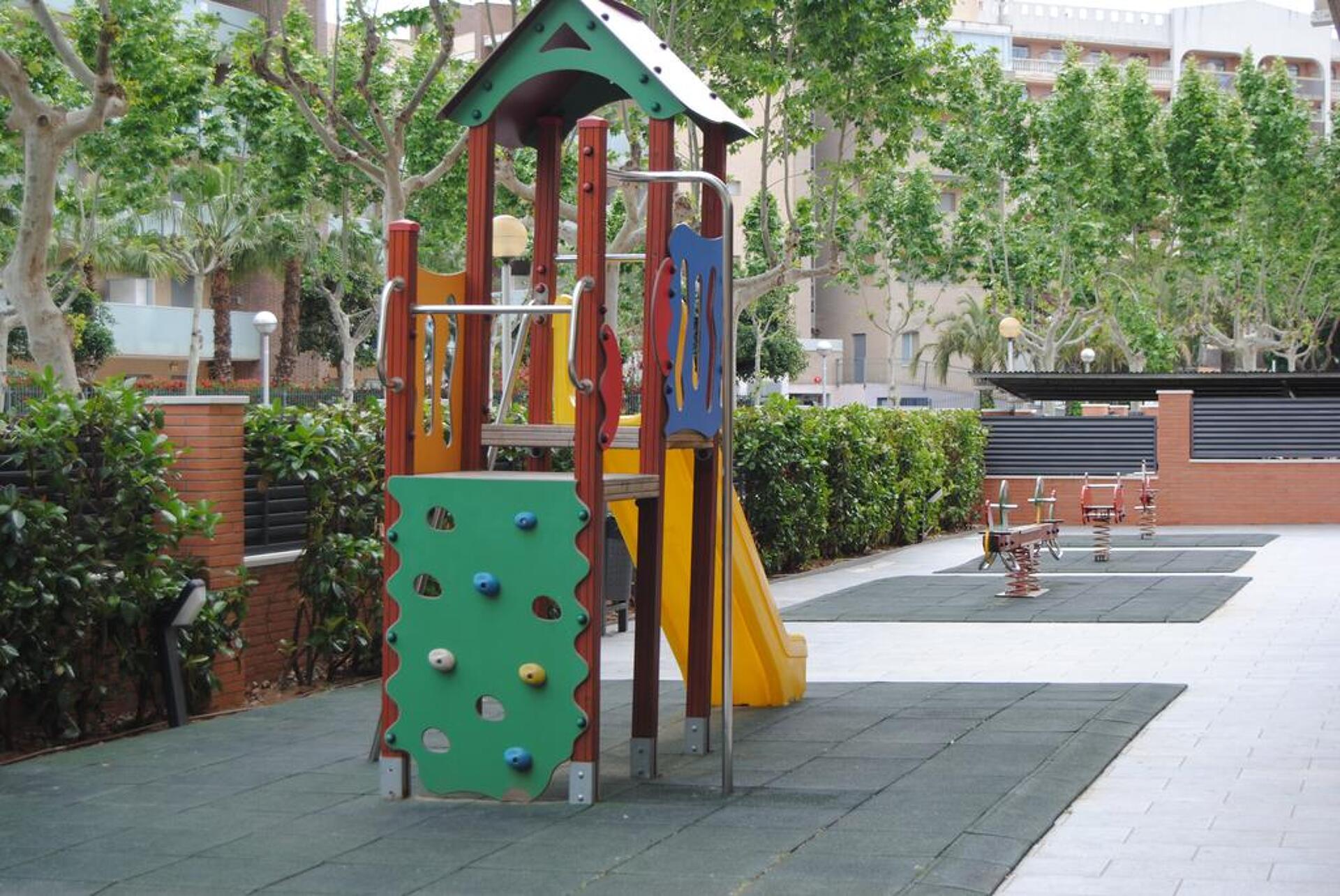 California Garden 3* 5