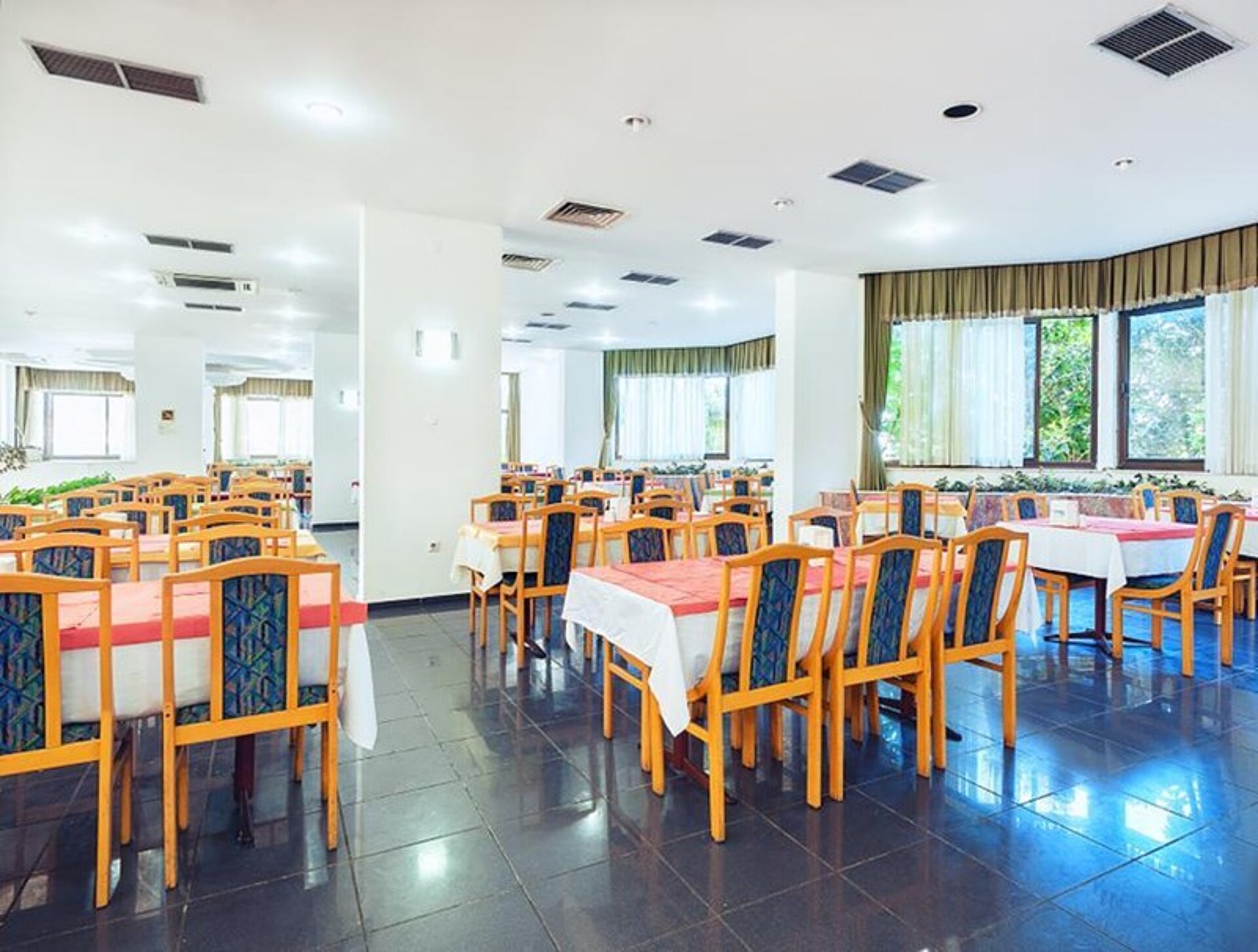 Sunshine Hotel 4* 4