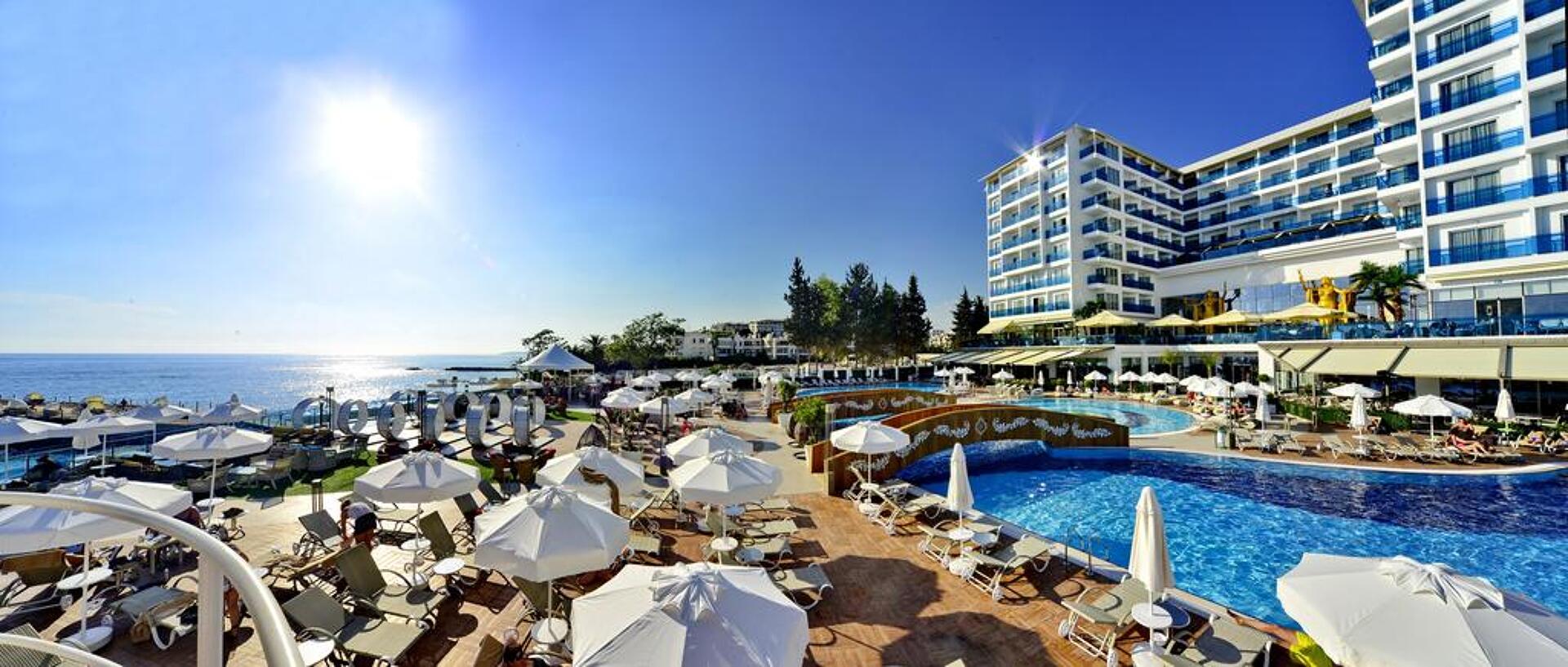 Azura Deluxe Resort & Spa 24