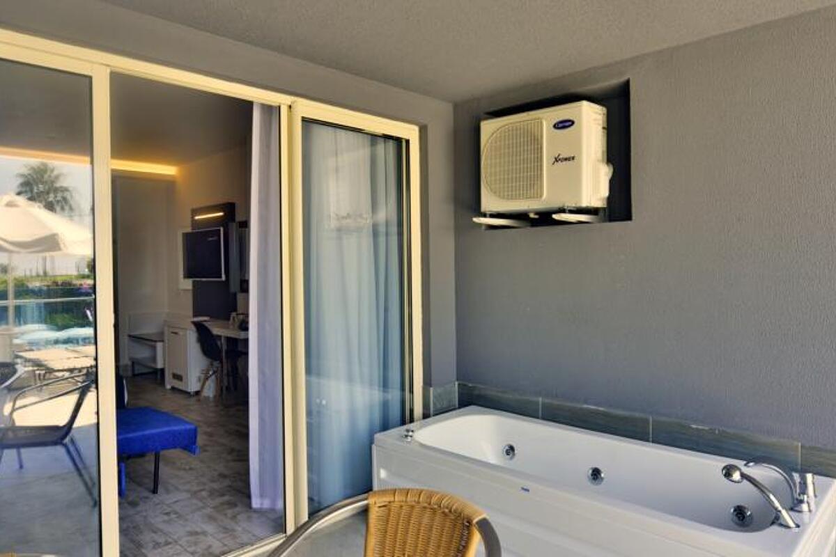White City Beach 4* last