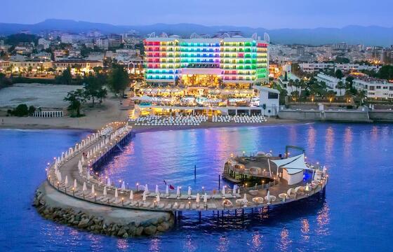 Azura Deluxe Resort & Spa