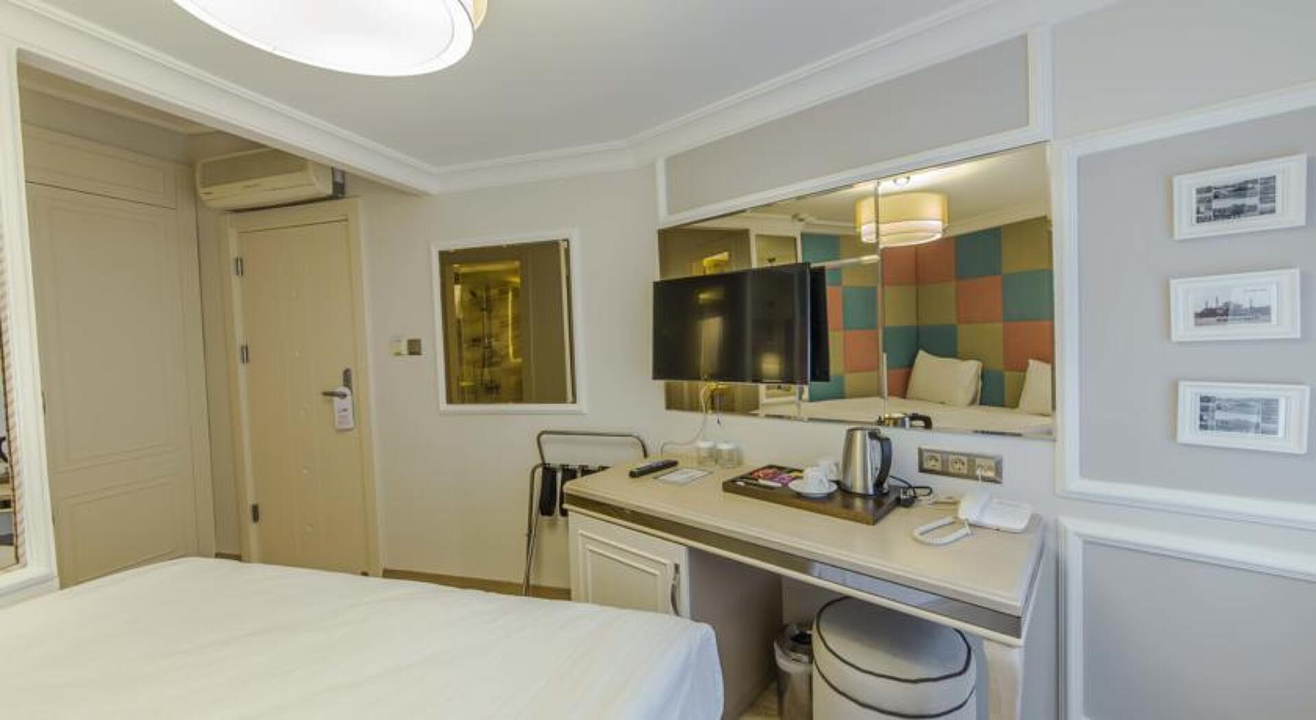 The Constantine Hotel 13