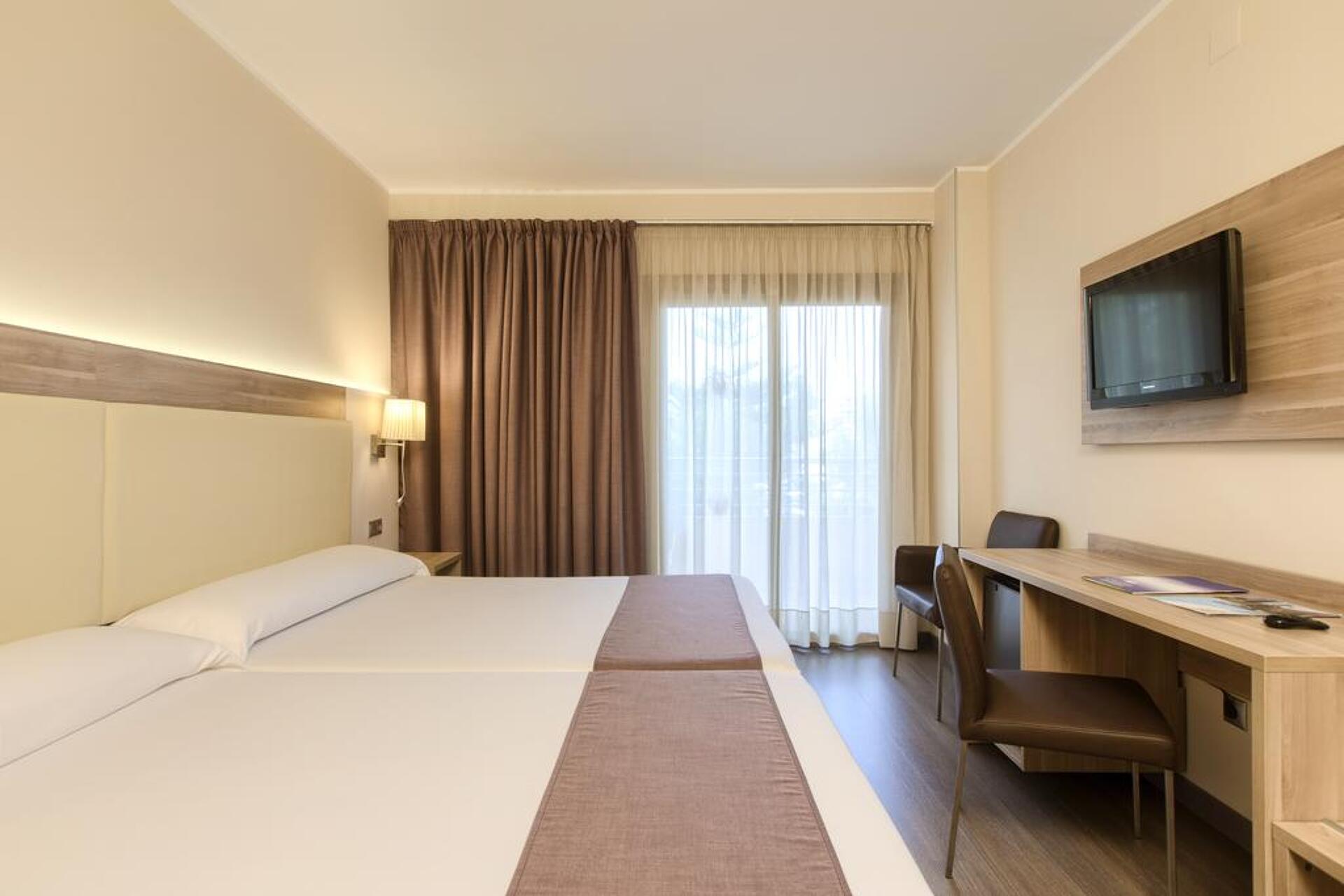 Palm Beach Hotel 4* 11