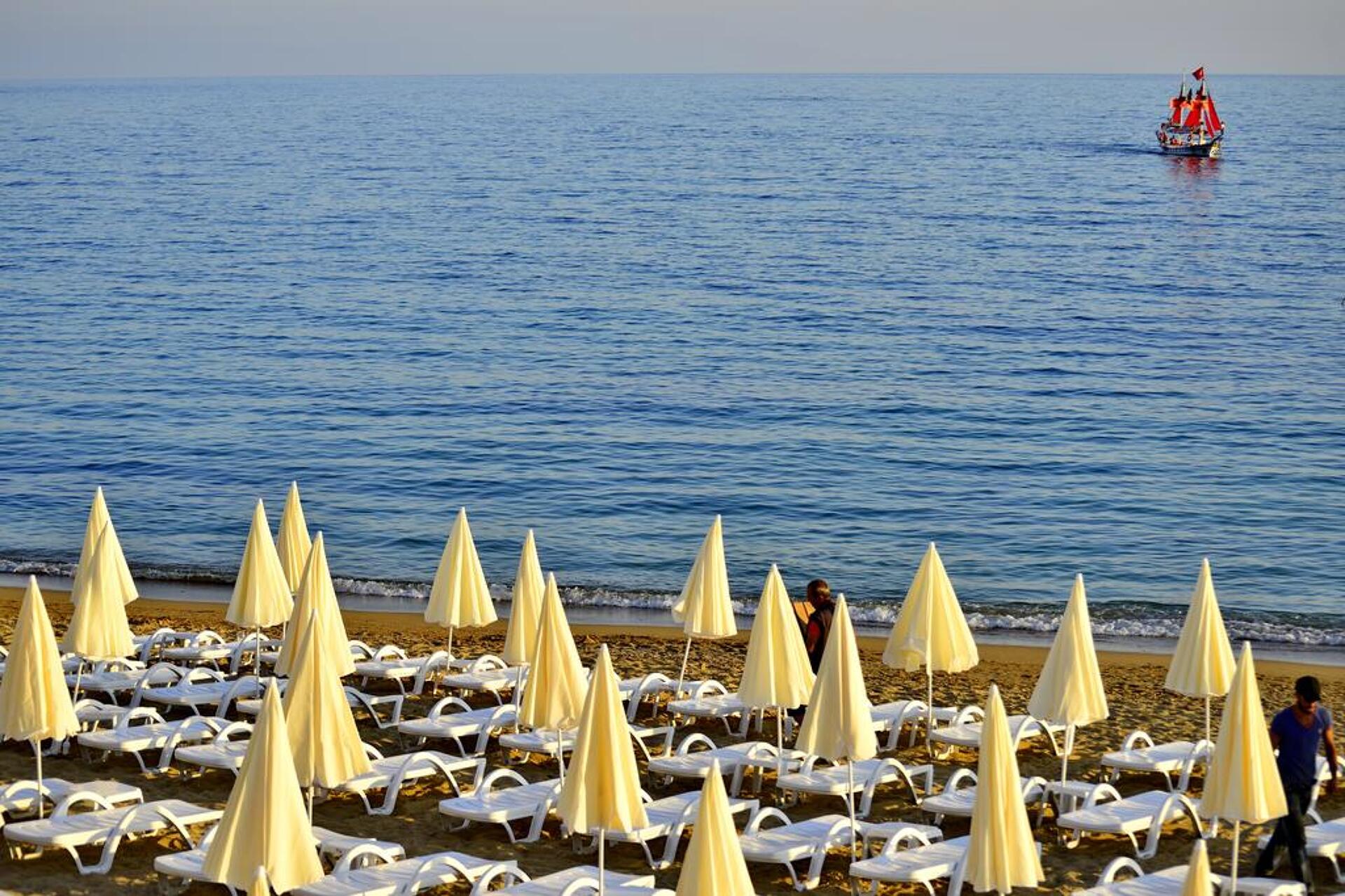 Azura Deluxe Resort & Spa 8