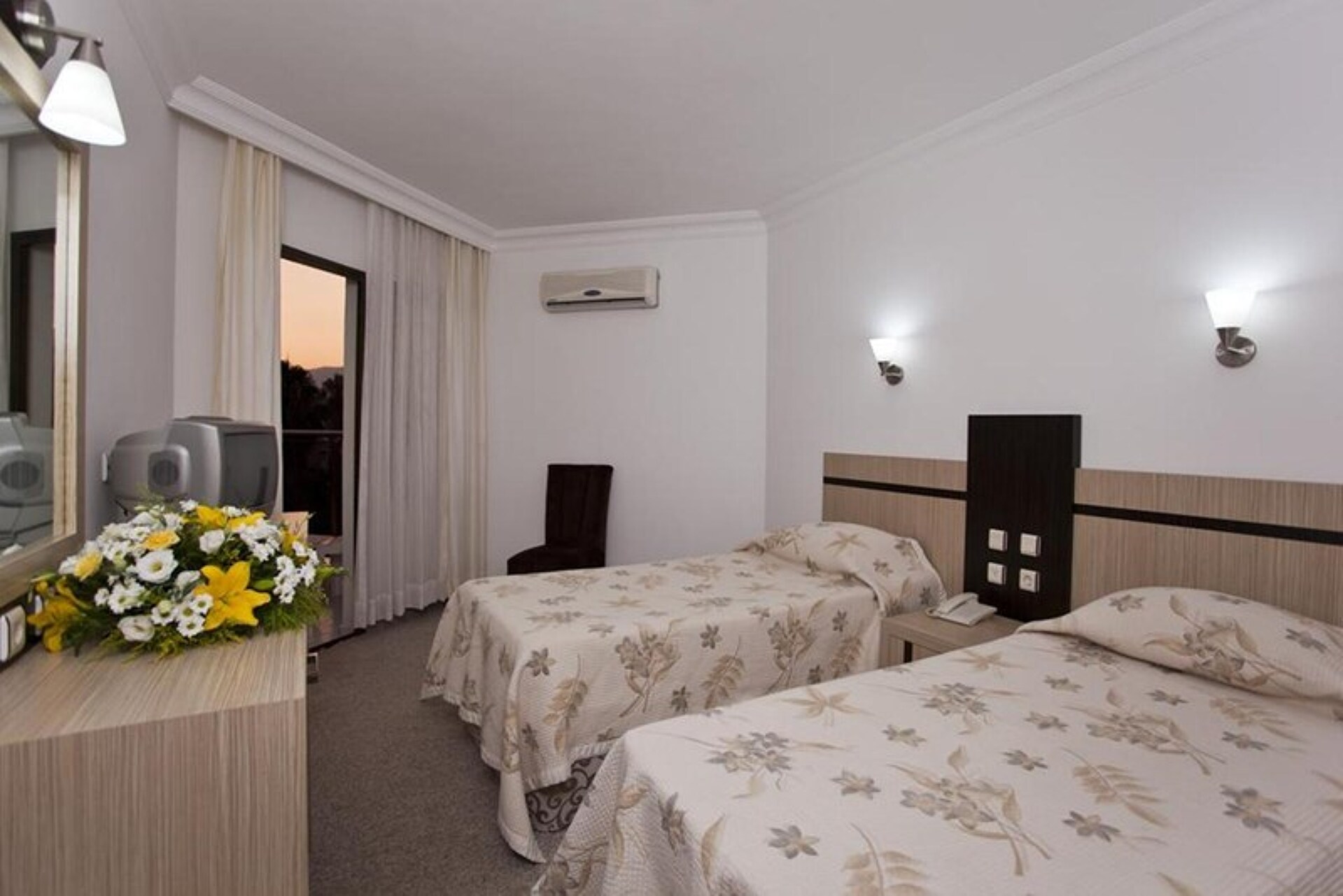 Monte Carlo Hotel 5