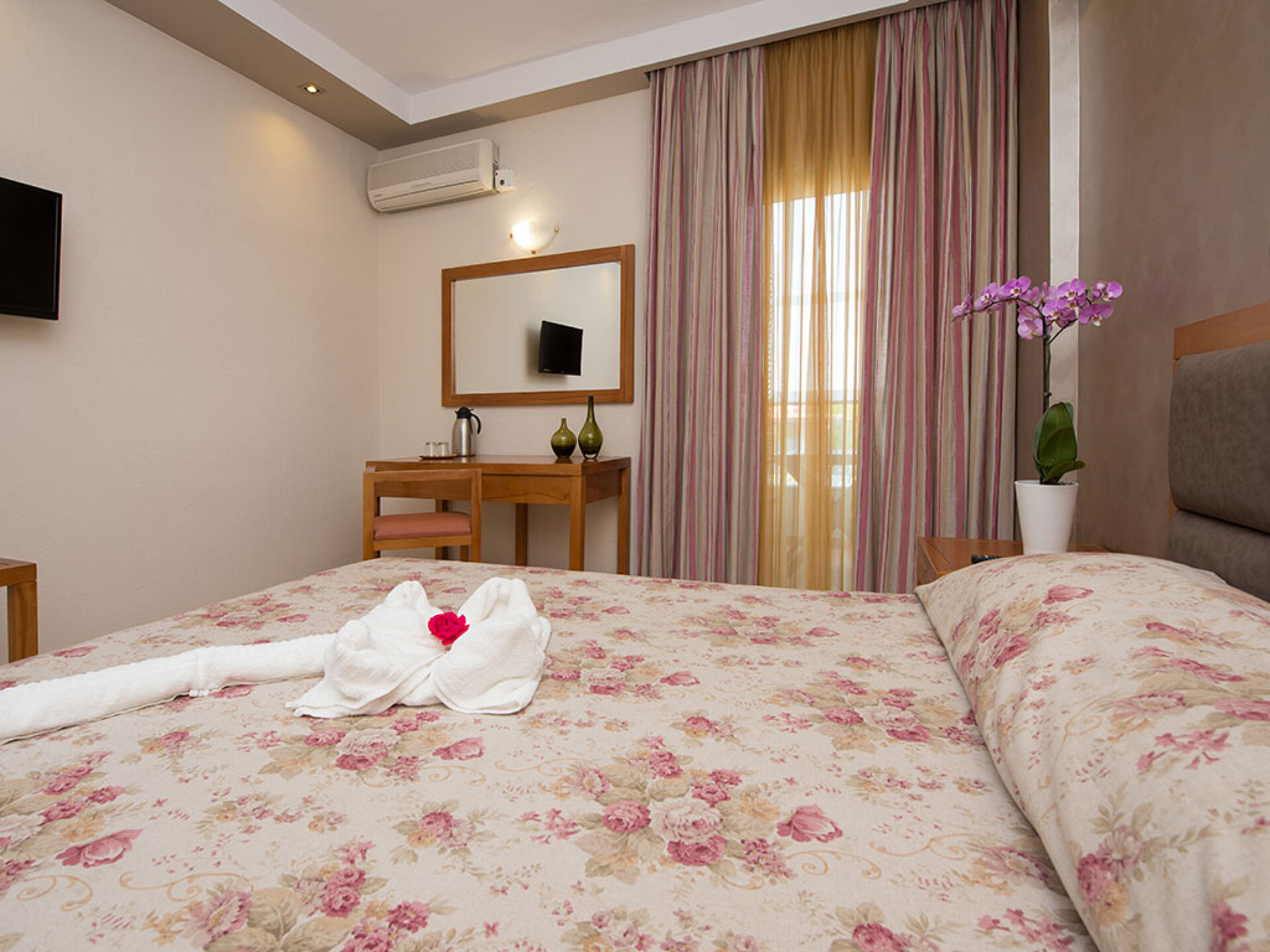 Aethria Hotel 3* 26
