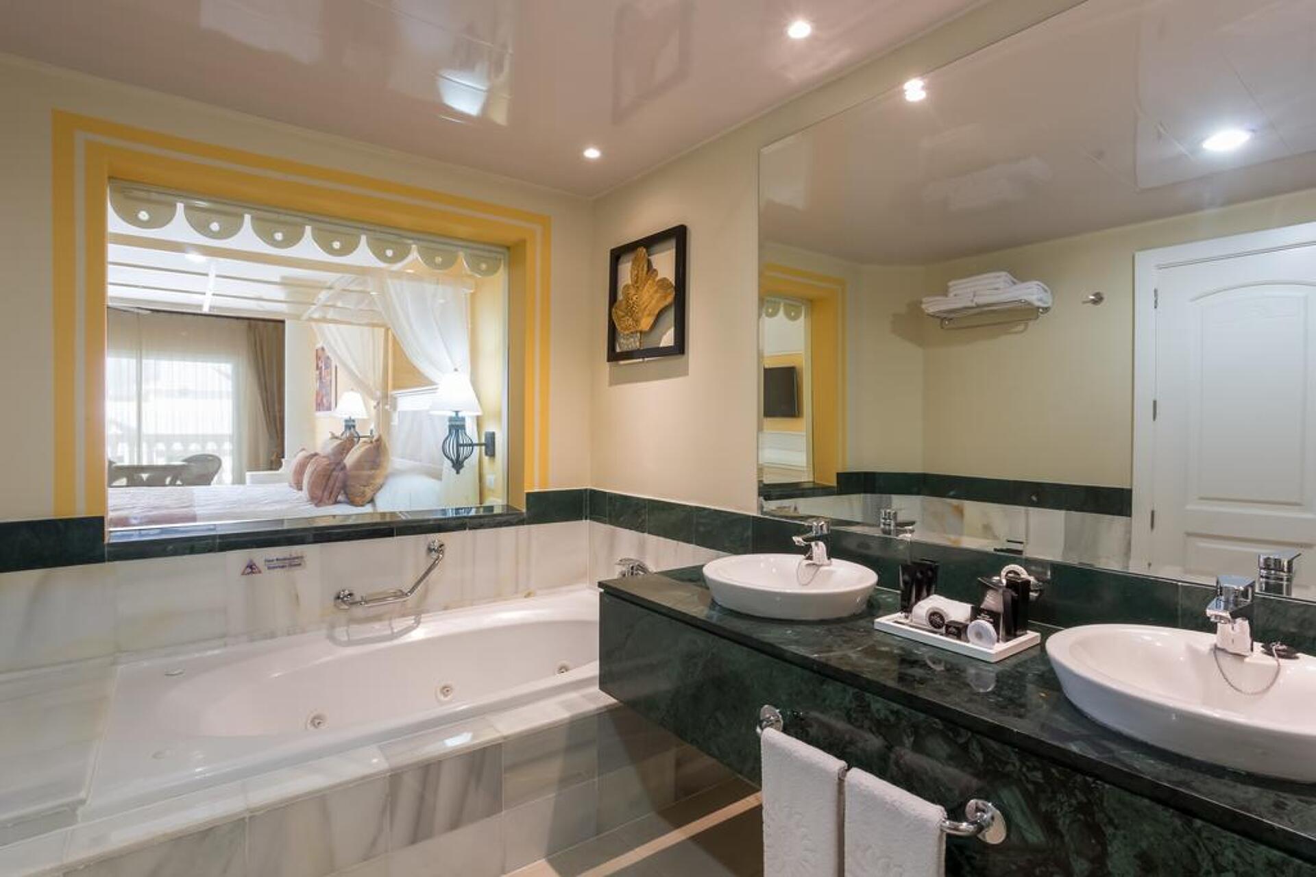 Luxury Bahia Principe Bouganville 5