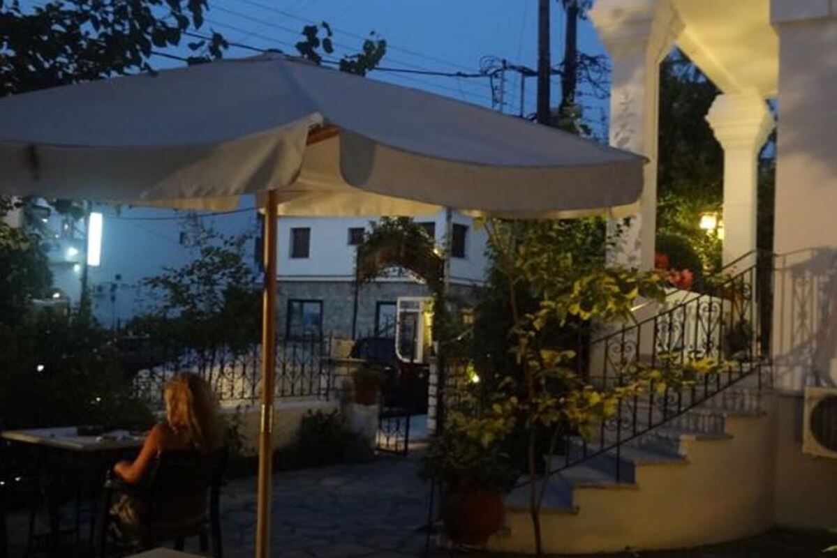 Acropolis Boutique Hotel 2* 1