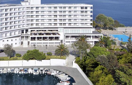 Lucy Beach Hotel