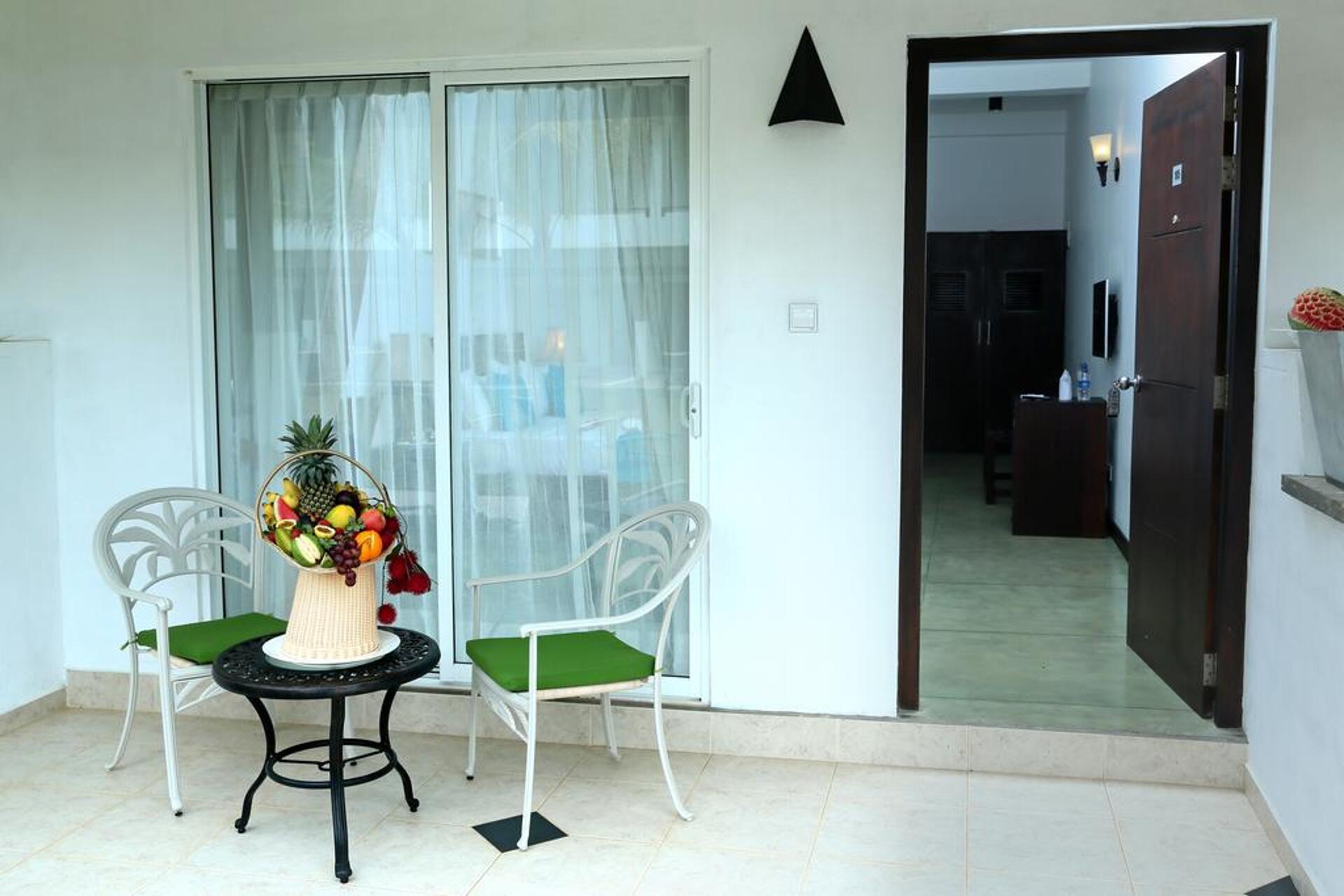 Coco Royal Beach Resort 11