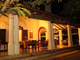 Amor Villa 3*