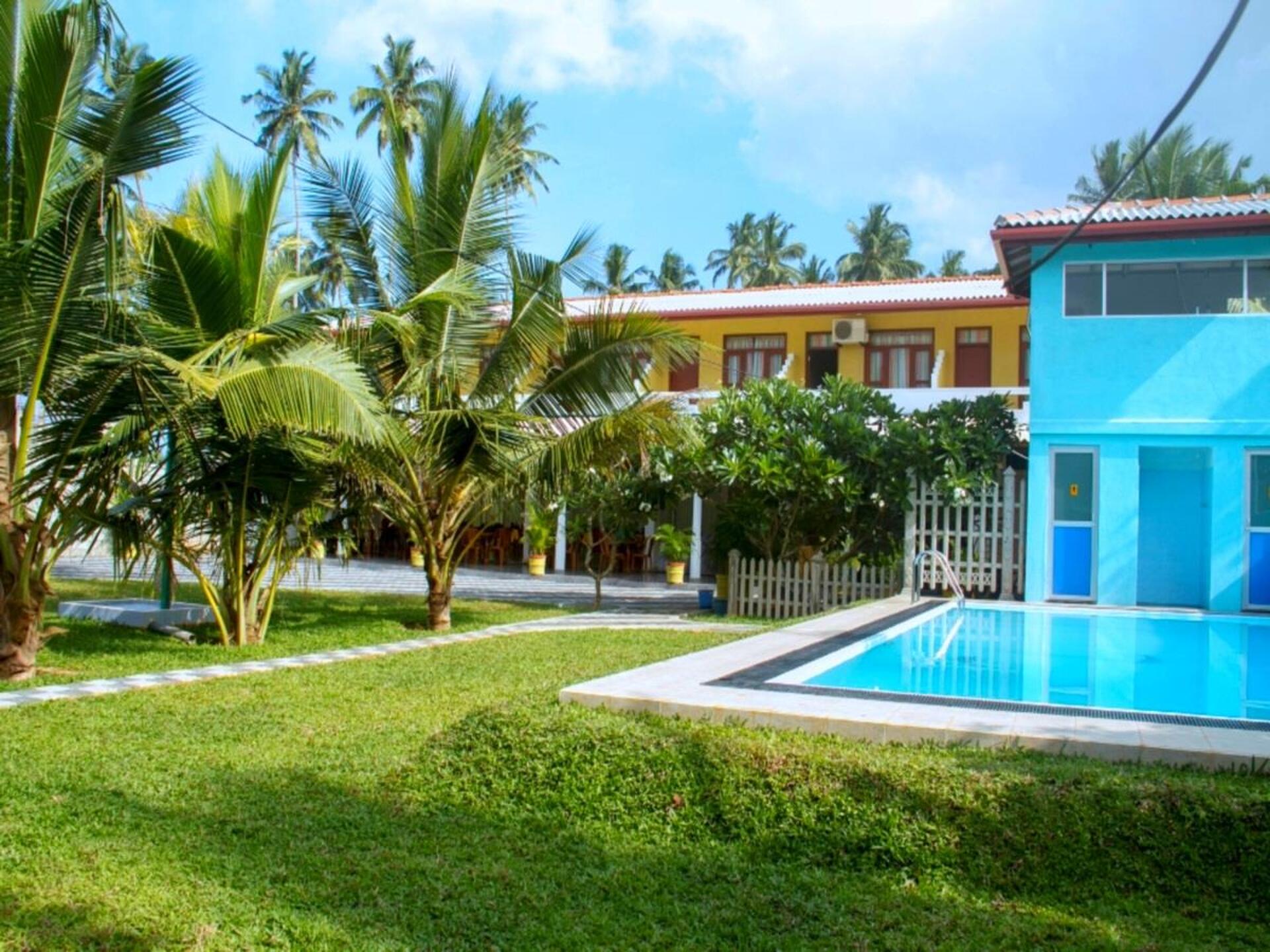 Larns Villa 2* 5