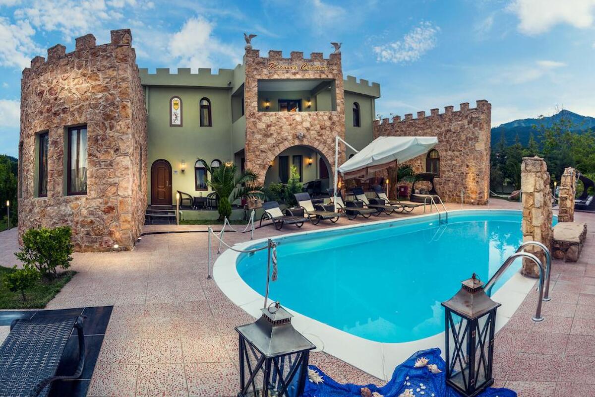 Abbacy Katianas Castelletti Luxury Suites  0