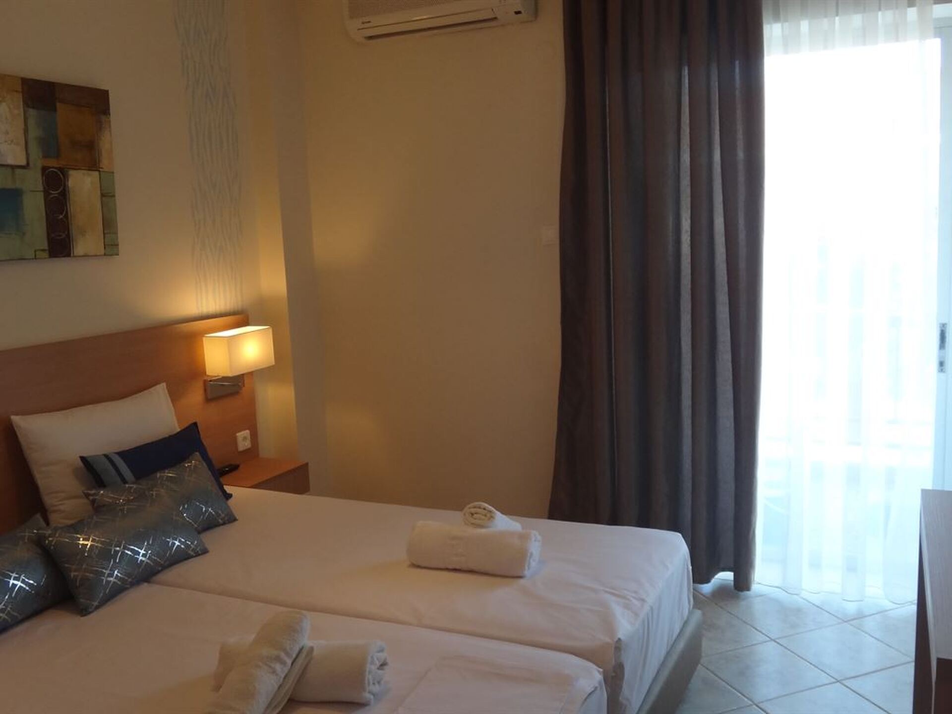 Leonidas Apartments 24