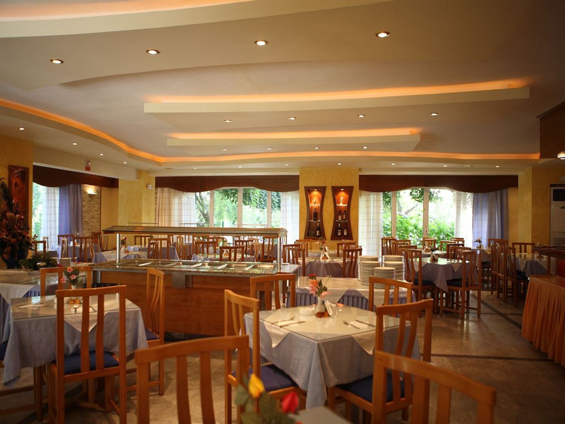 Pantheon Hotel 3* 11