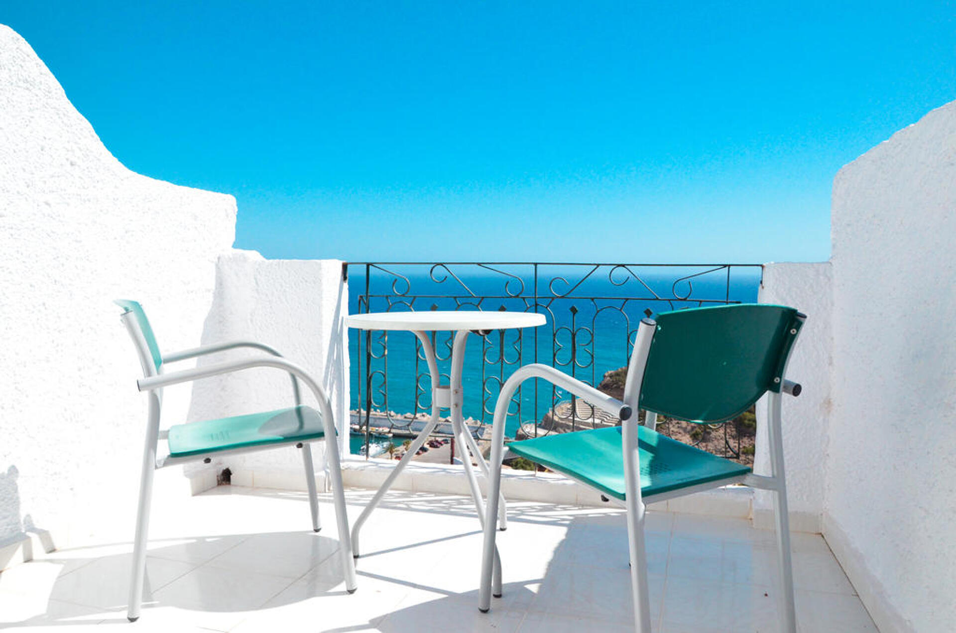 Iro Hotel 2* 6