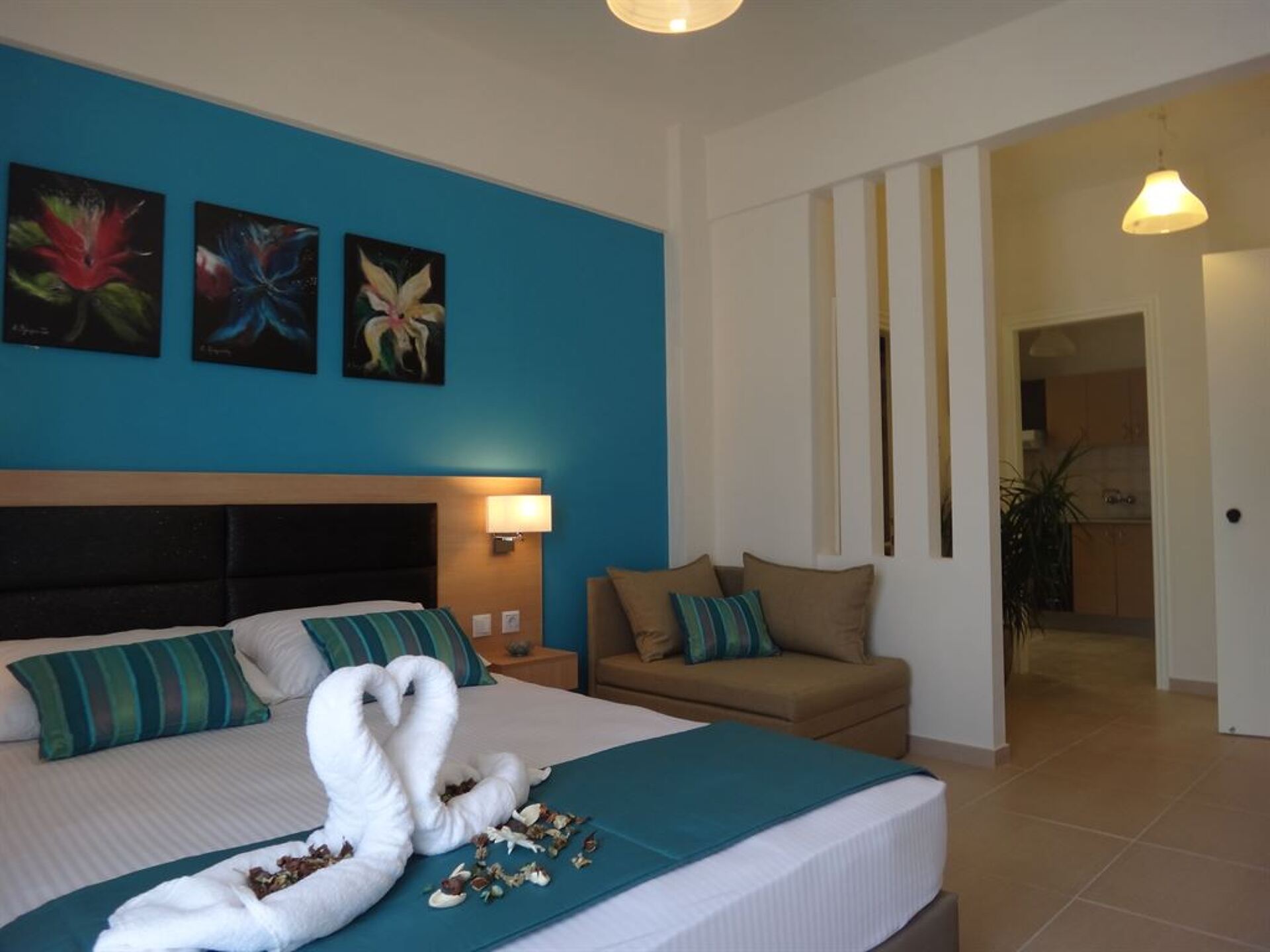 Leonidas Apartments 22