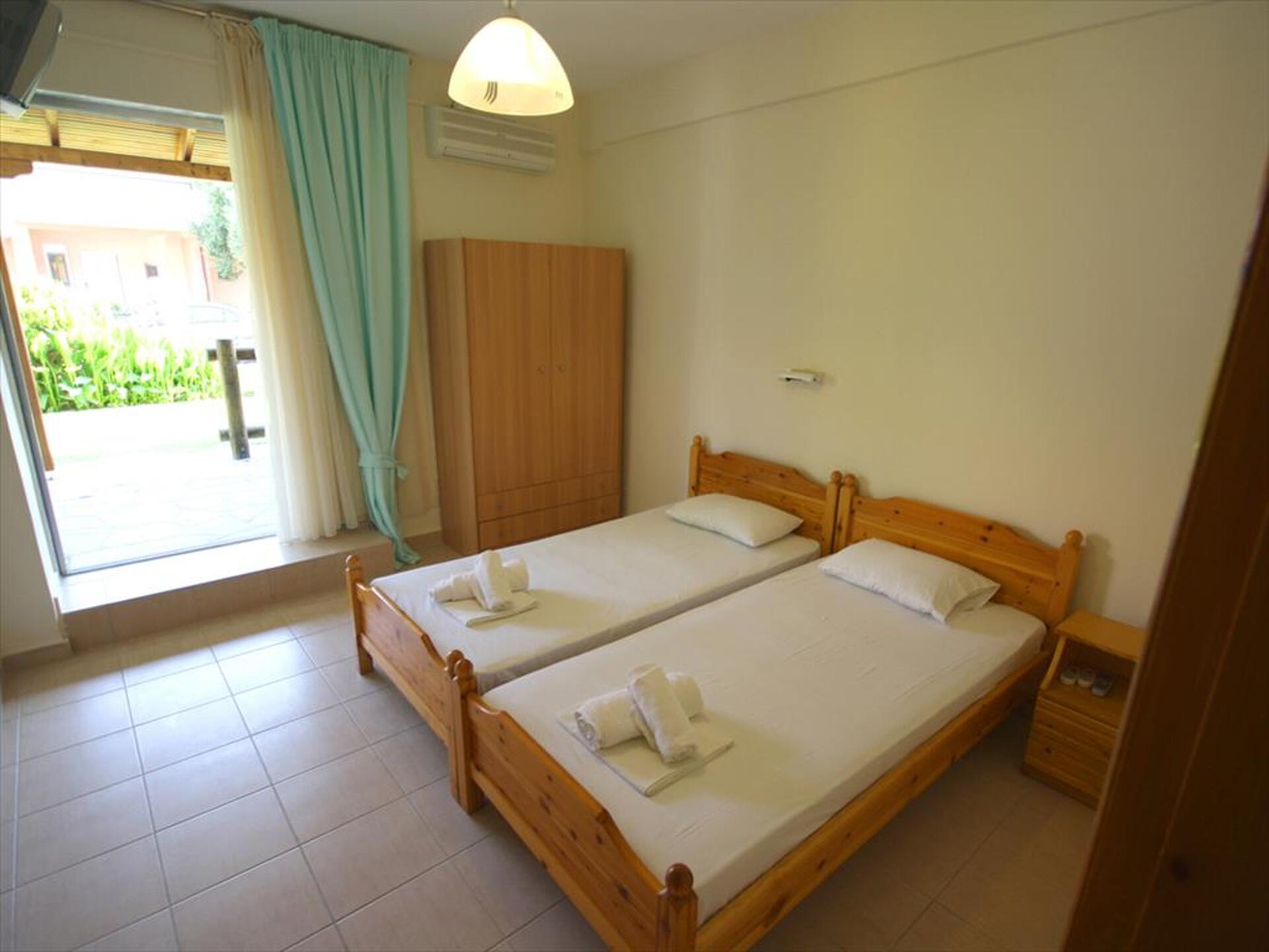 Leonidas Apartments 30