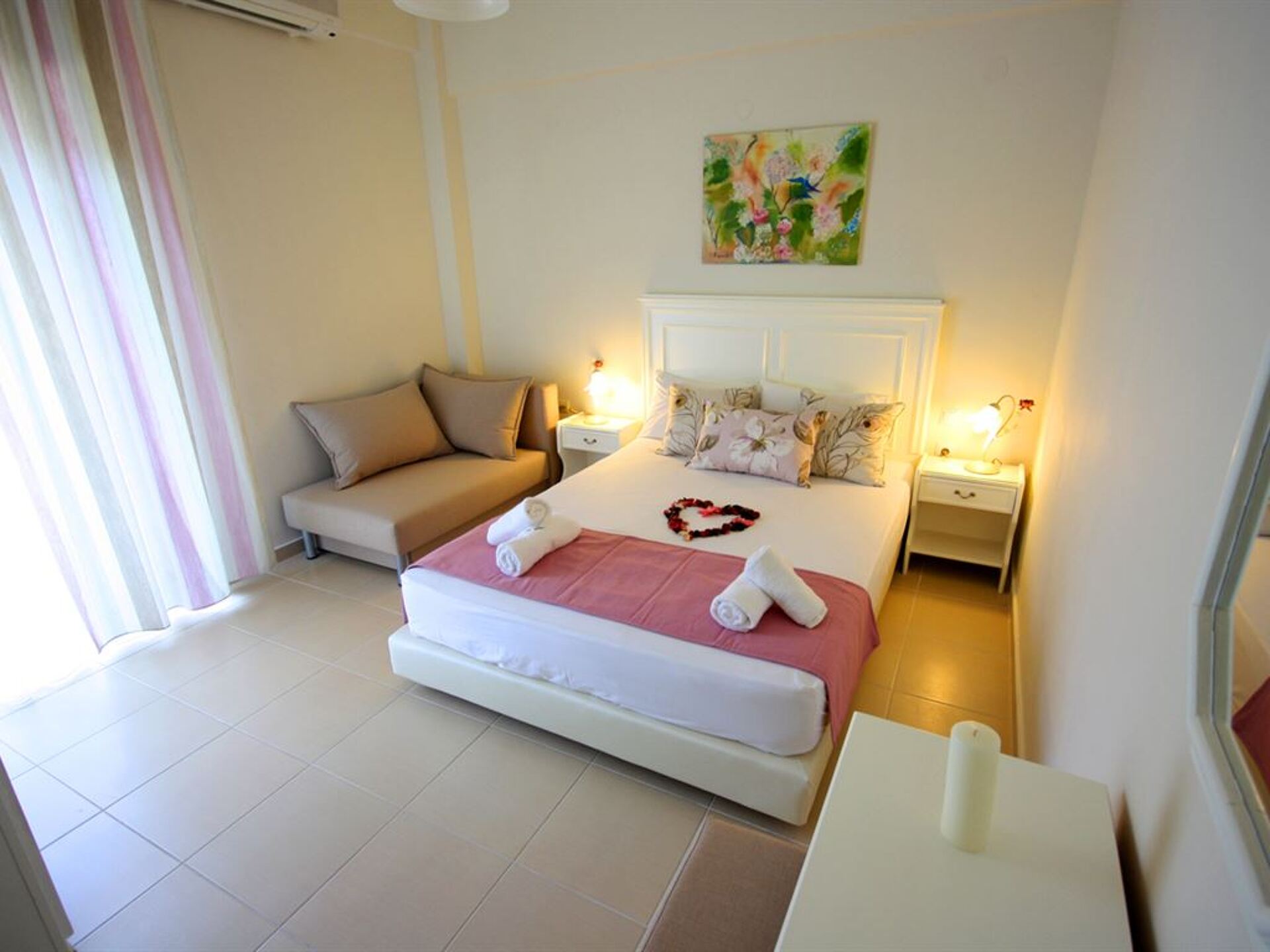 Leonidas Apartments 18