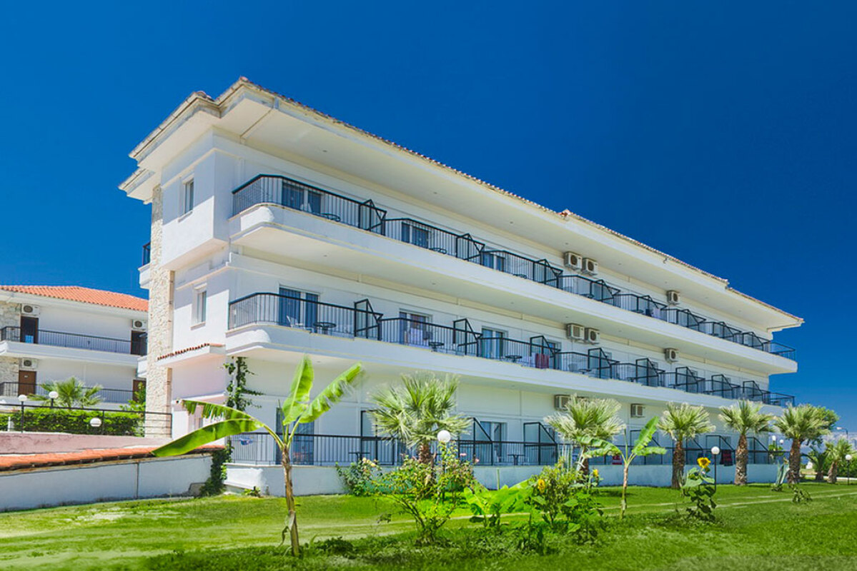 Hilltop Hotel 3* 0