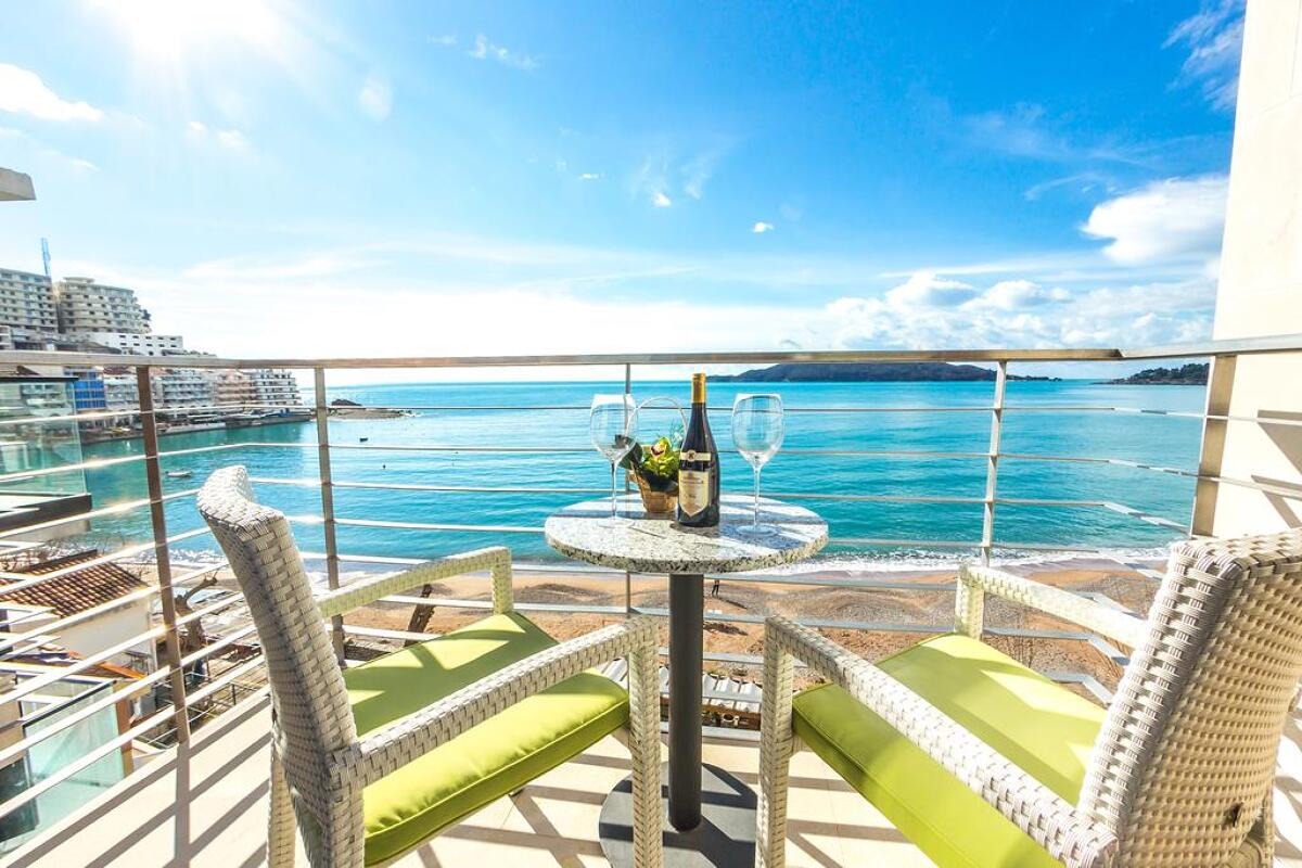 Aleksandar Hotel & Wine Bar 4* 1