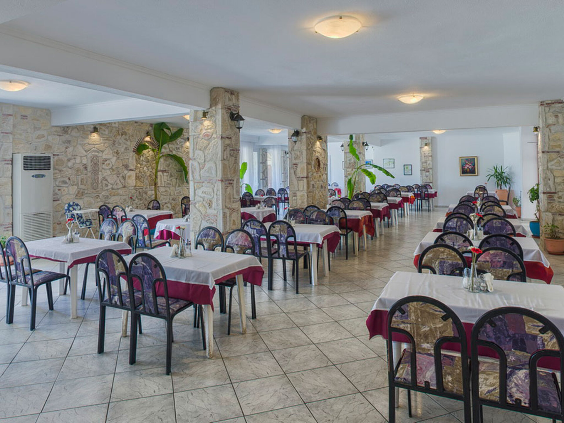 Hilltop Hotel 3* 8