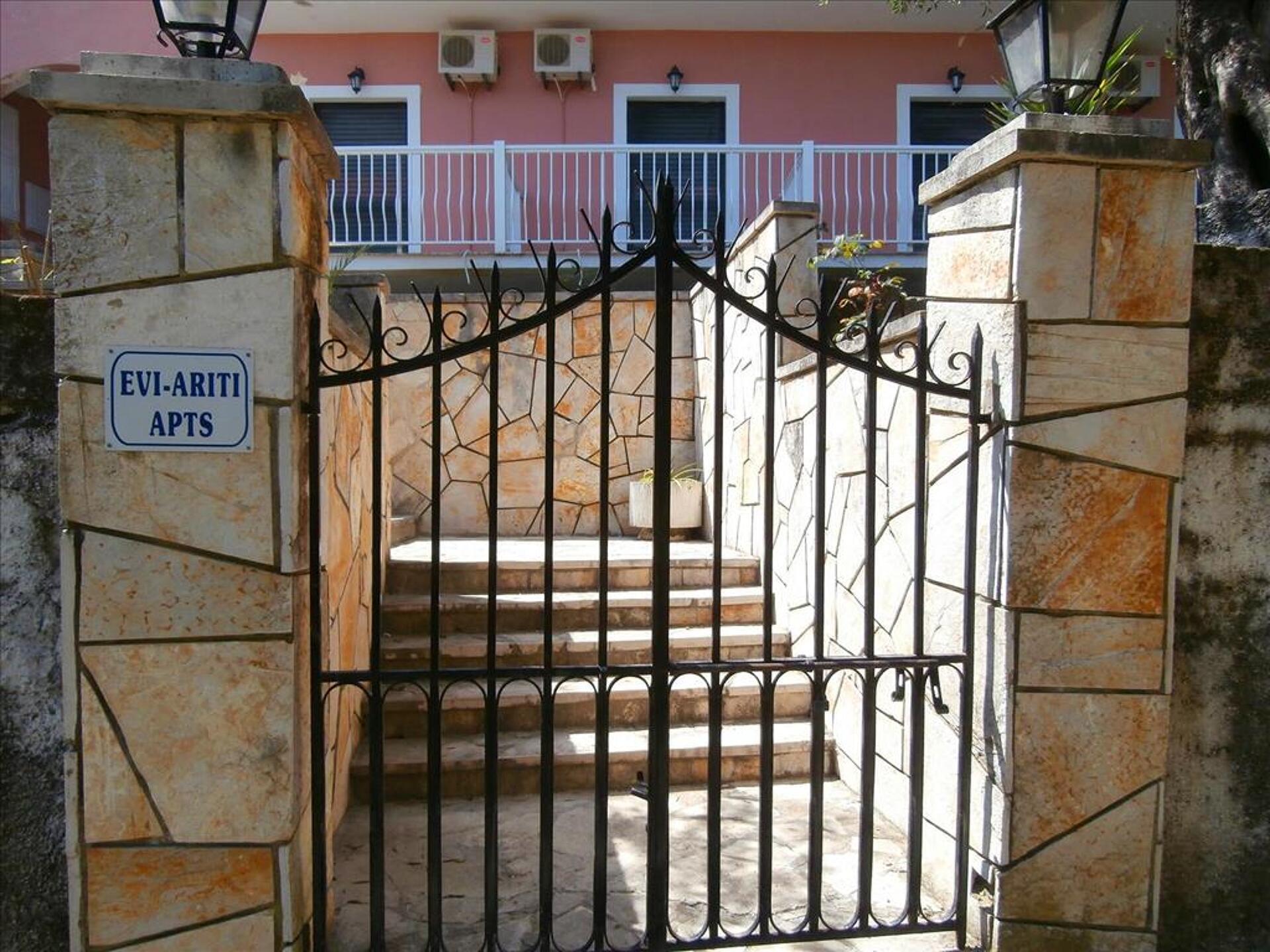Evi Ariti Apartments 2