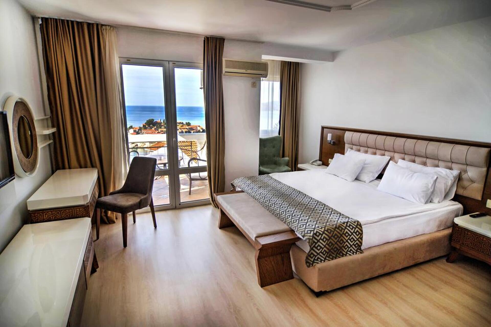 Adrovic Small Hotel 3* 1
