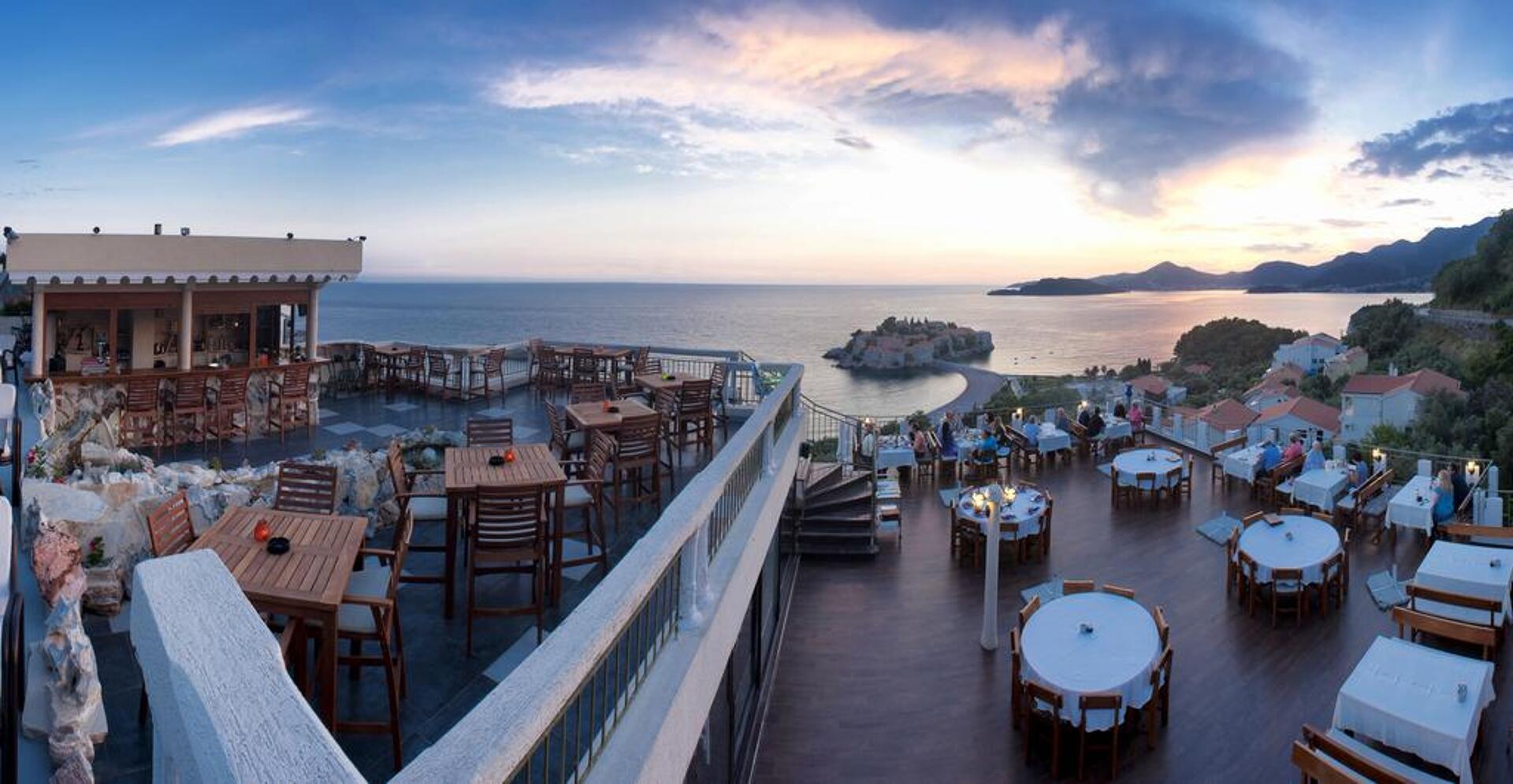Adrovic Small Hotel 3* 6