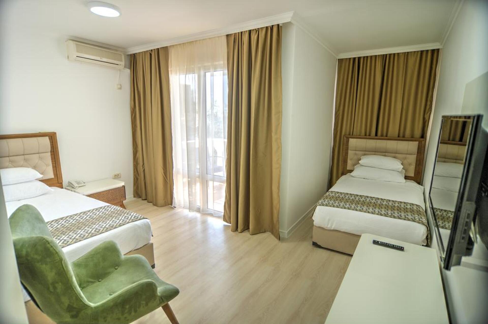 Adrovic Small Hotel 3* 3