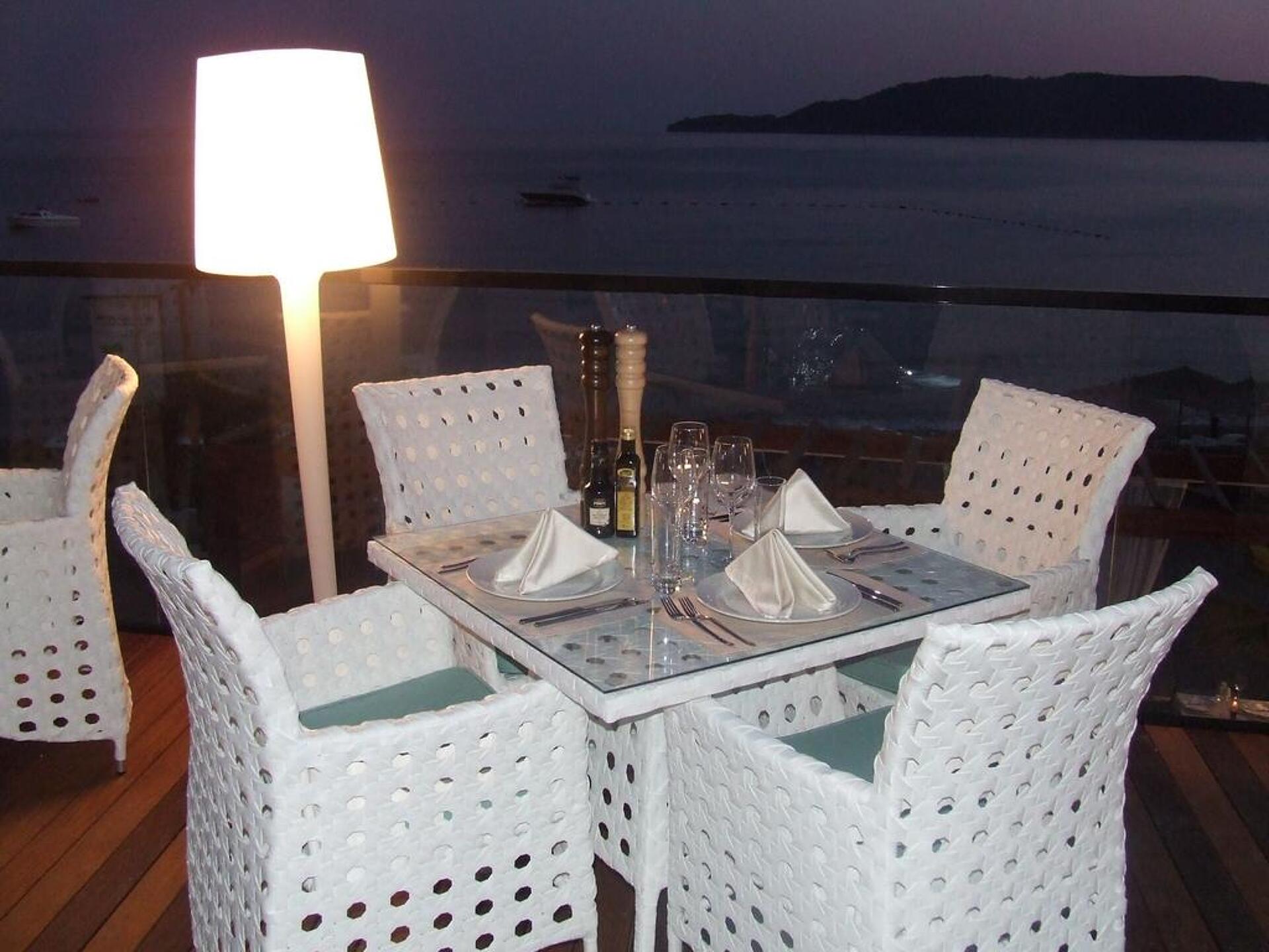 Aleksandar Hotel & Wine Bar 4* 5