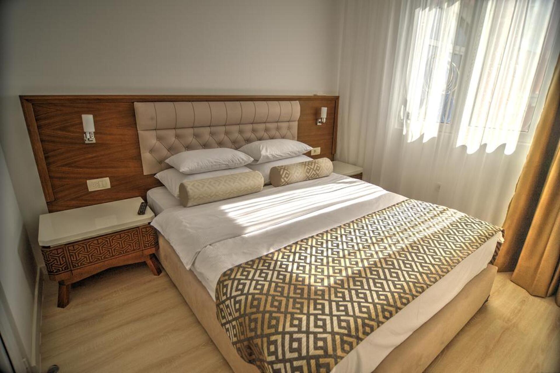 Adrovic Small Hotel 3* 2