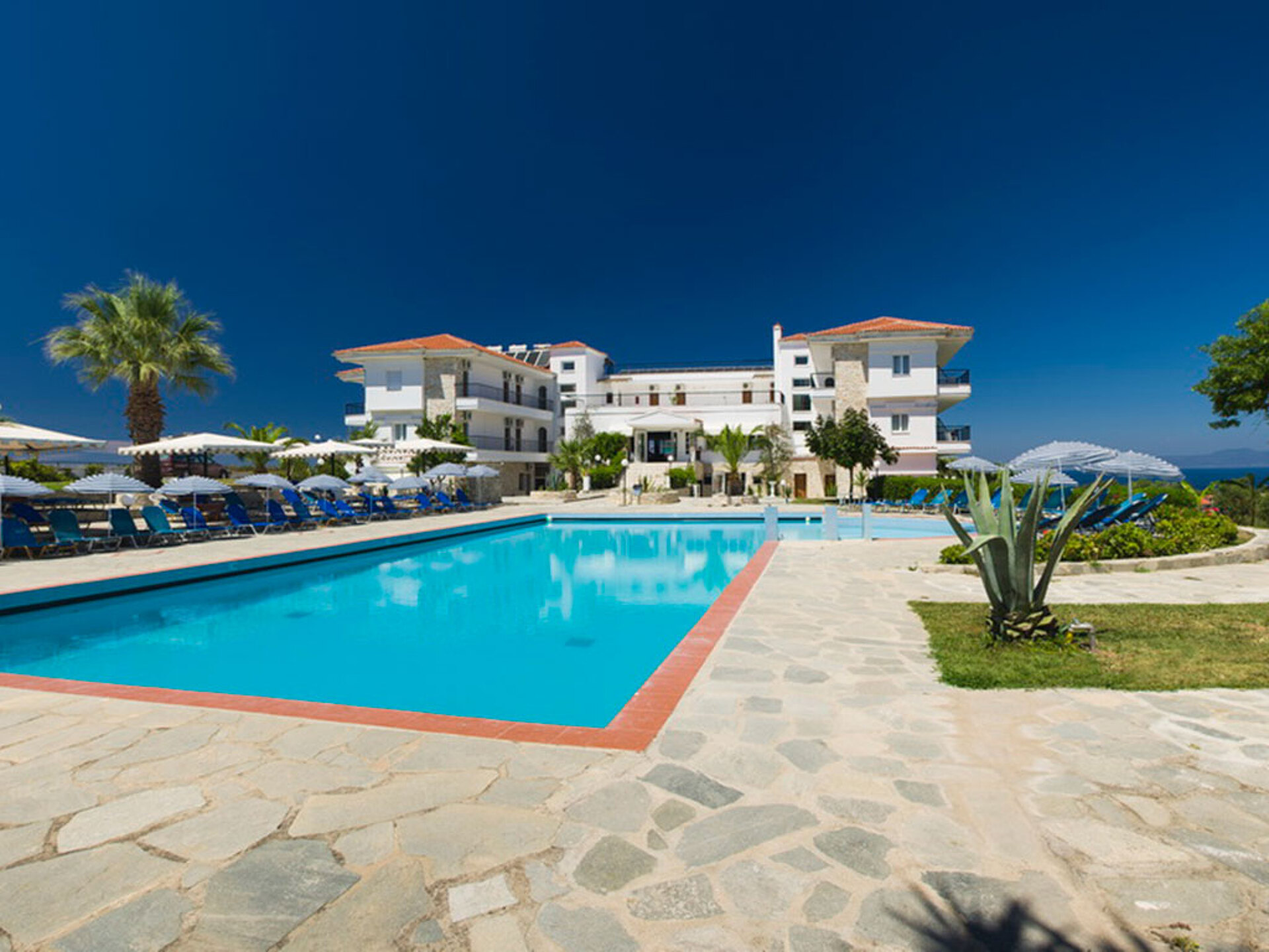 Hilltop Hotel 3* 1