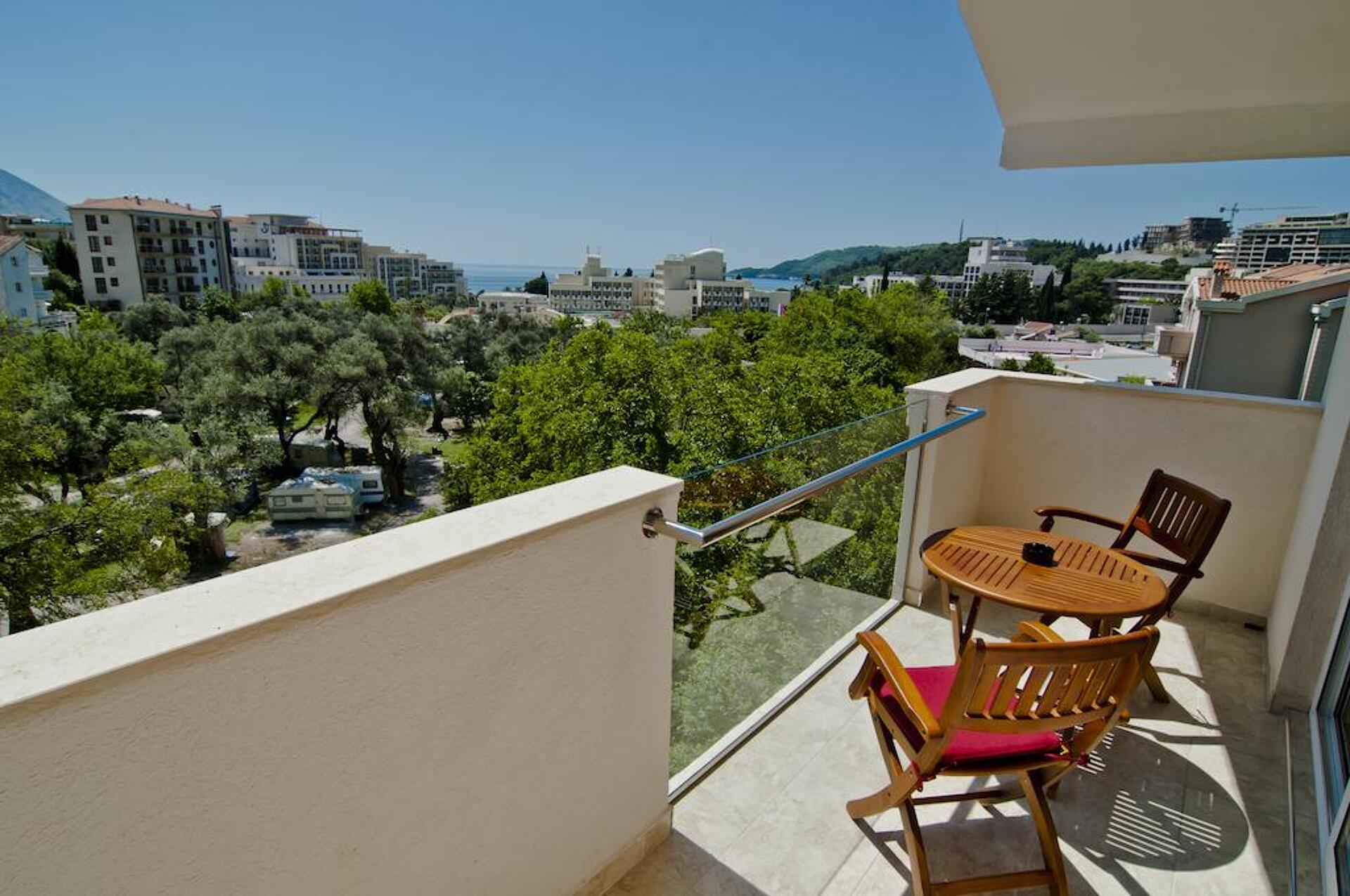 Nadezda Hotel 4* 1