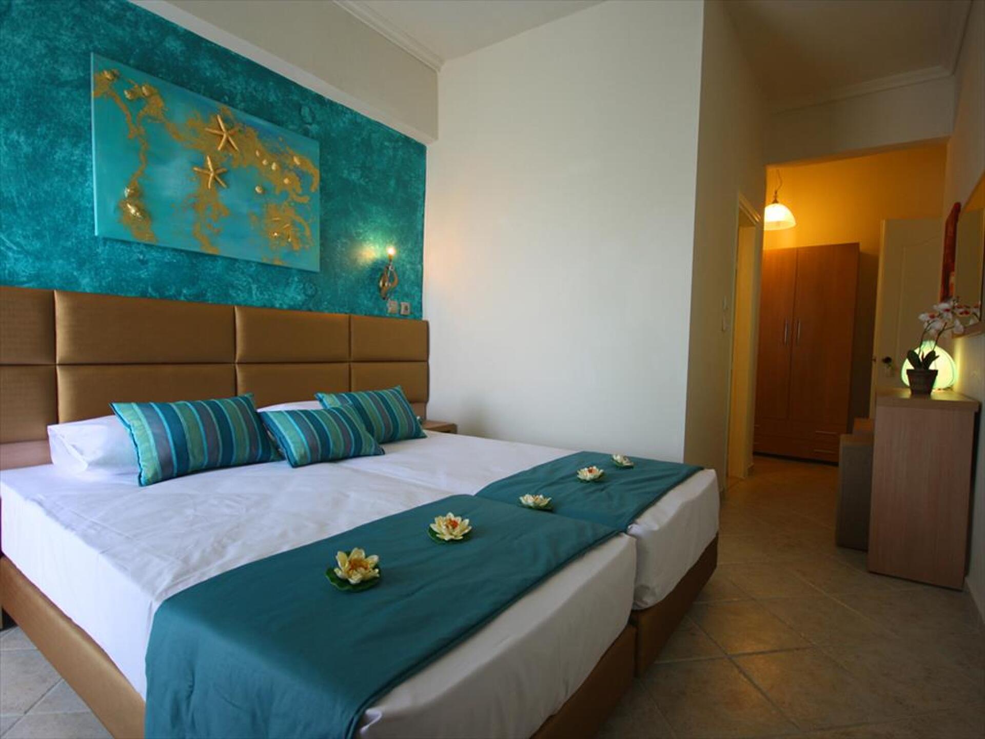 Leonidas Apartments 28