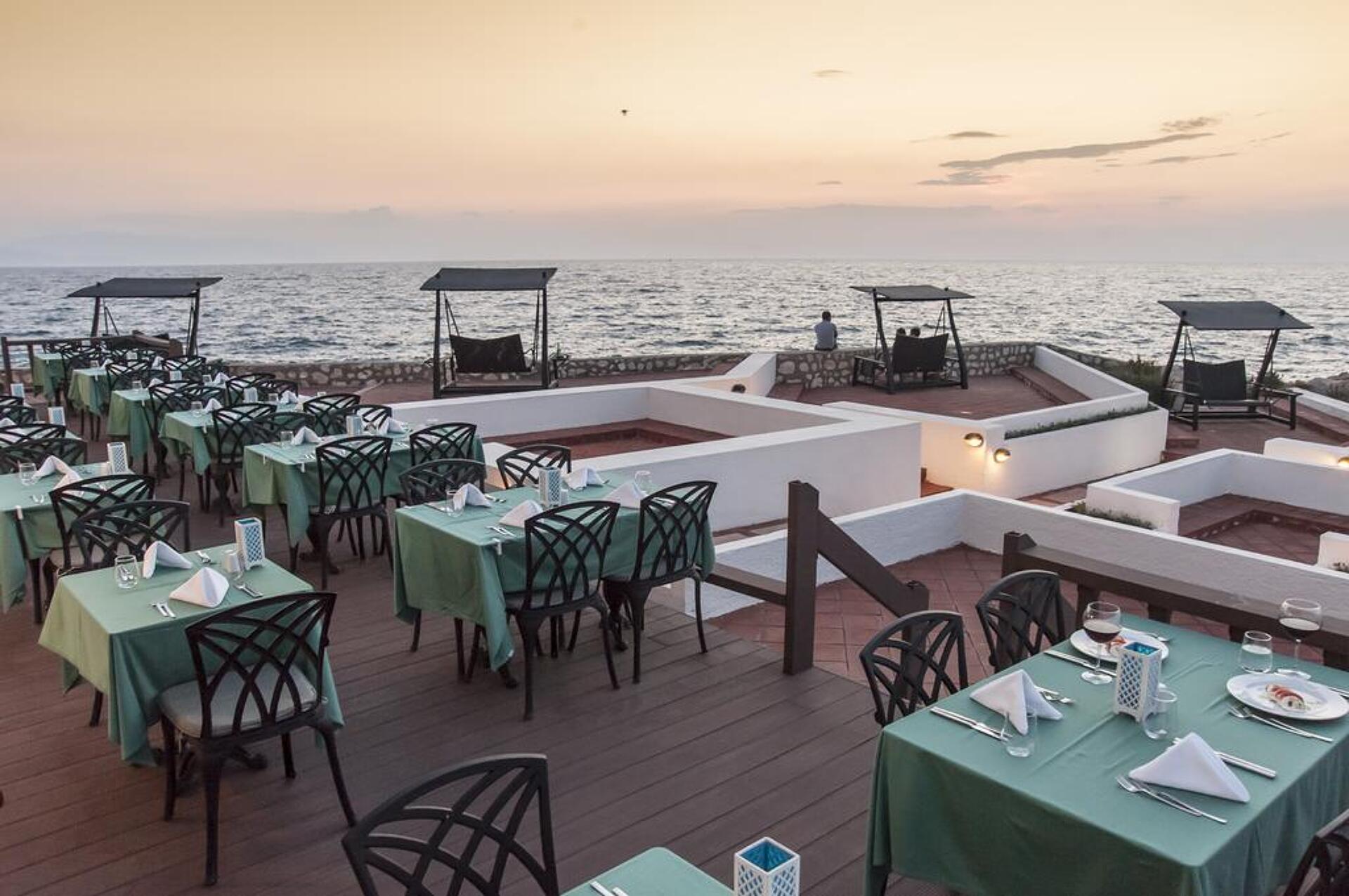 Le Bleu Hotel & Resort Kusadasi 10