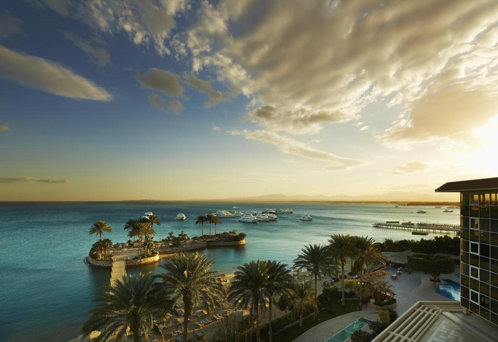 Marriott Beach Resort Hurghada  5* 37