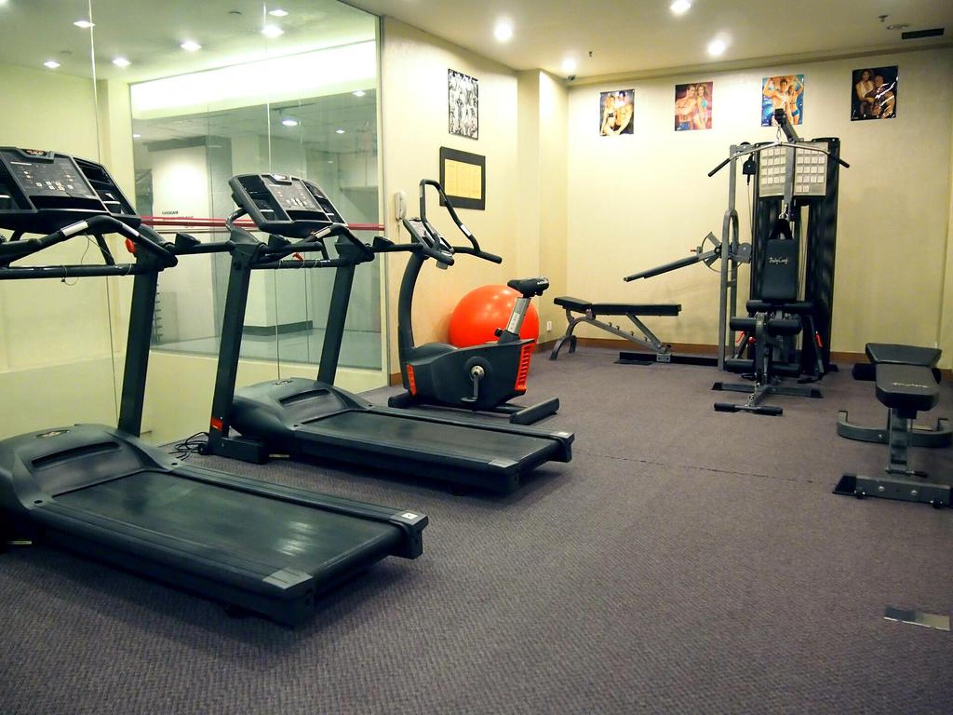 Royal Hotel Singapore 4* 2