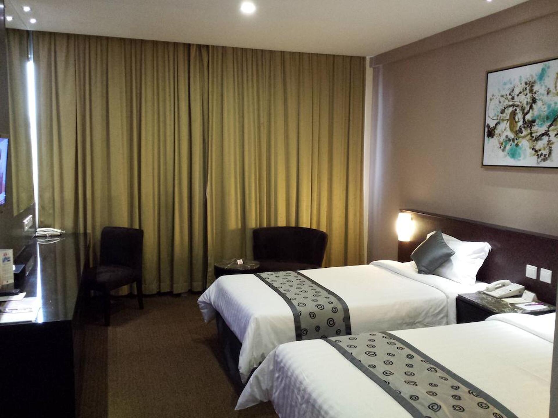 Royal Hotel Singapore 4* 6