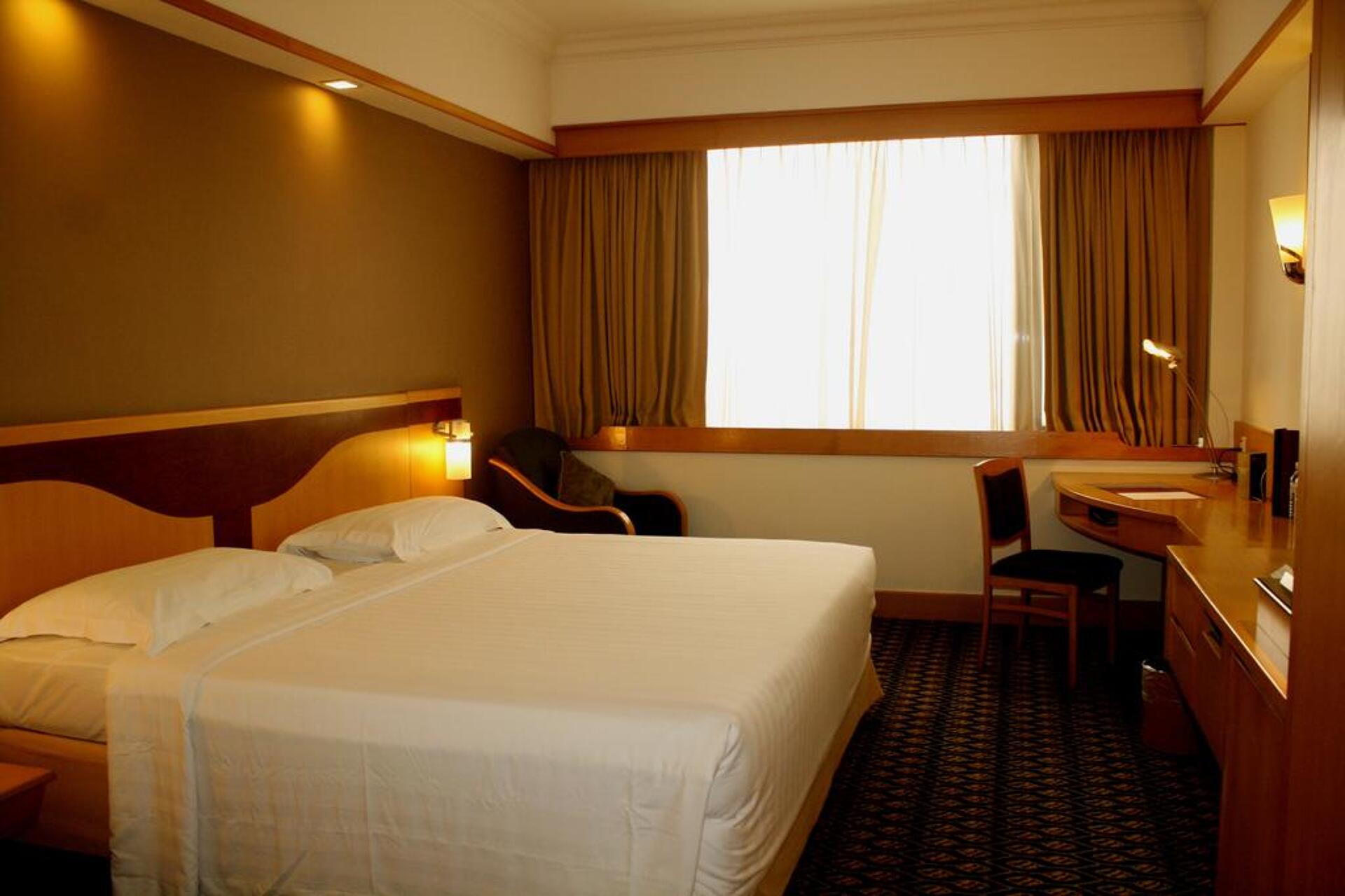 Furama City Centre 4* 12
