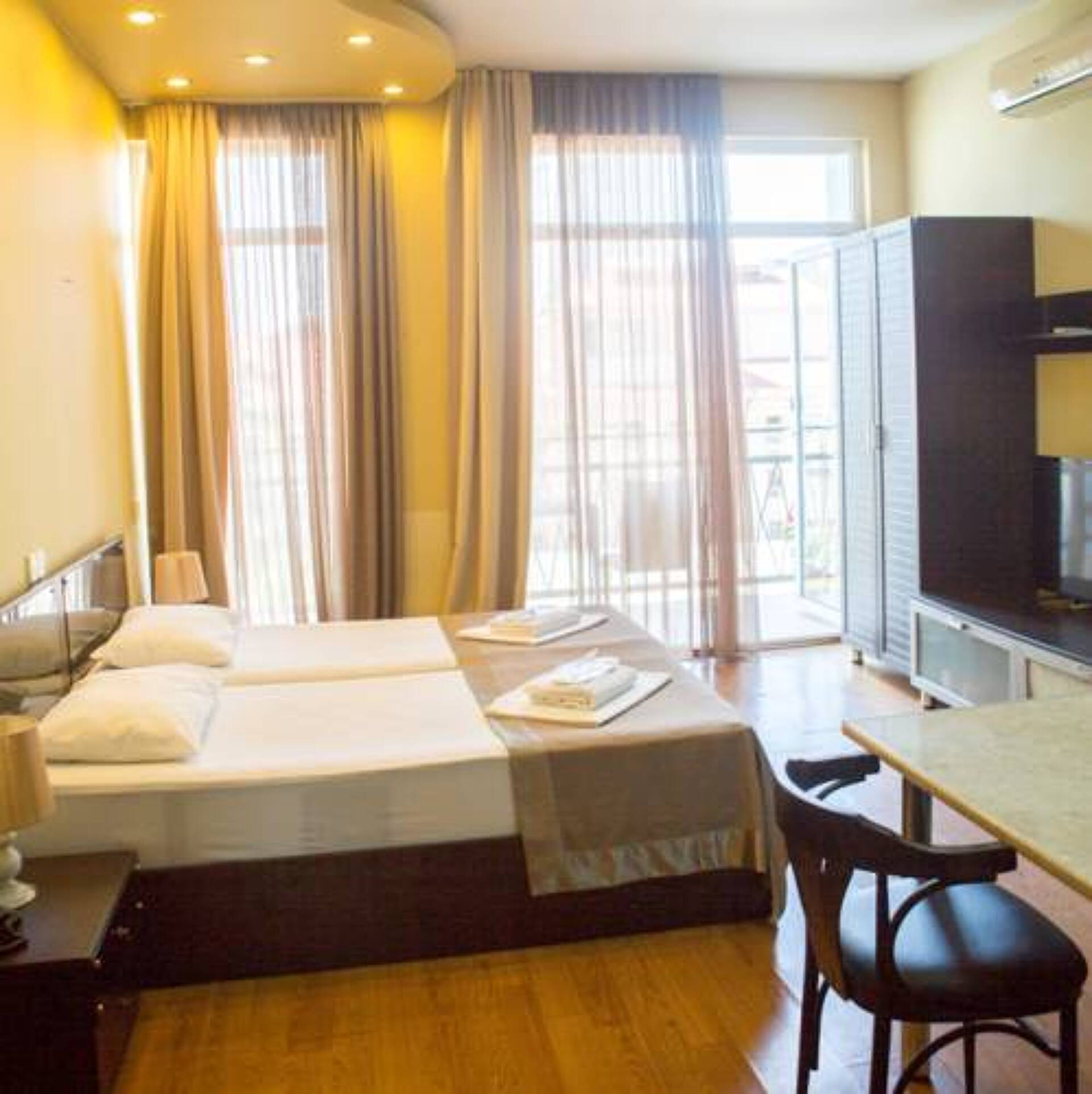 Mgzavrebi Batumi Hotel 3* 28
