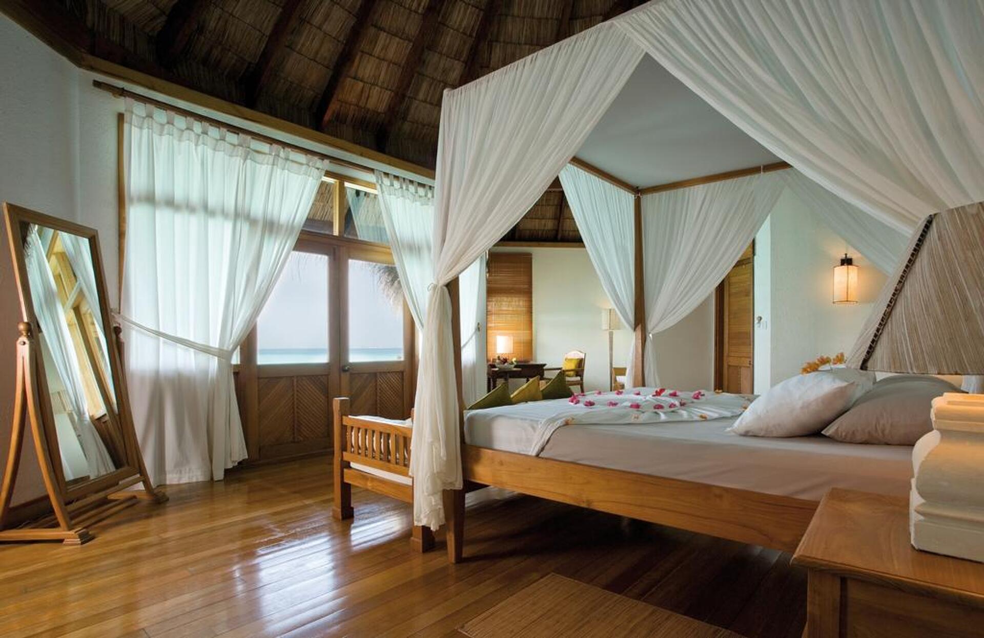 Coco Palm Dhuni Kolhu 5* 17