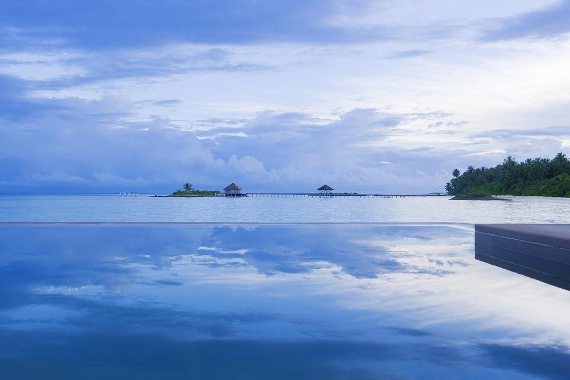 Maalifushi by Como 5* 4