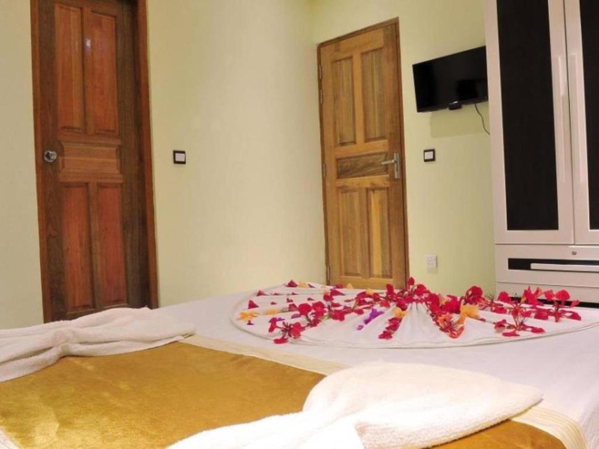 UI Inn Hotel 3* 6