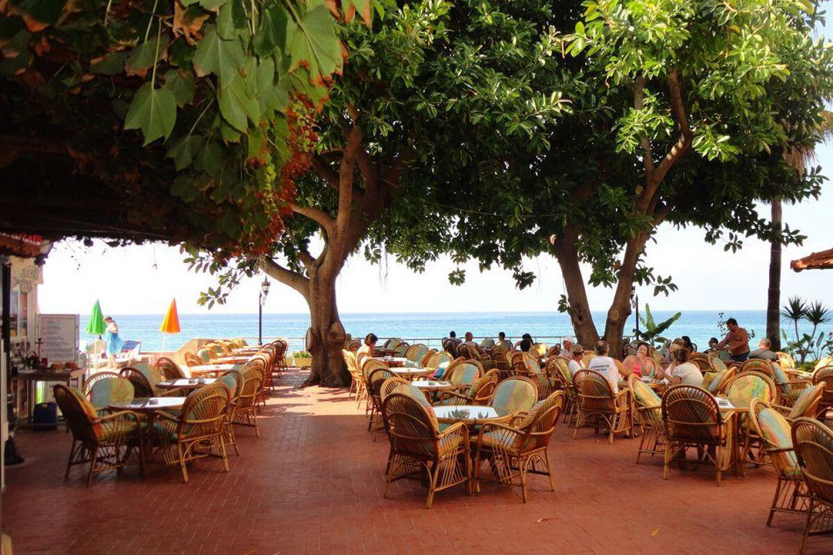 Floria Beach Hotel 4* 2