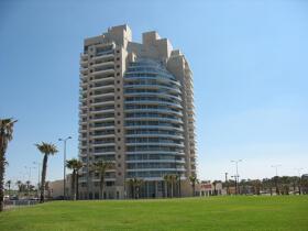 Ramada Hotel & Suites Netanya 5*